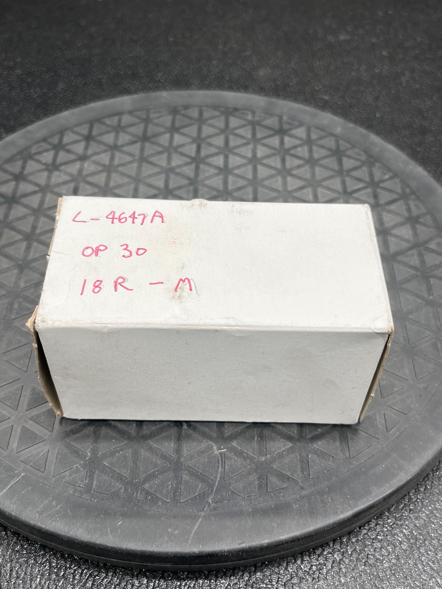 GENERAL ELECTRIC CR104PBT11M3S2 Amber Pushbutton Switch NEW 4