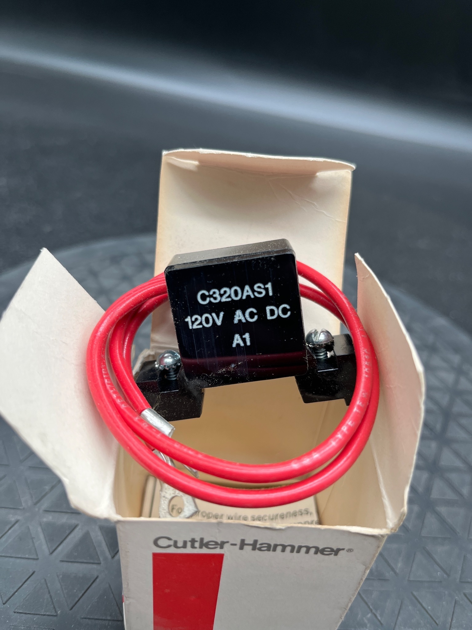CUTLER-HAMMER C320AS1 Series A1 Aux. Contact Kit 120V AC/DC NEW 4