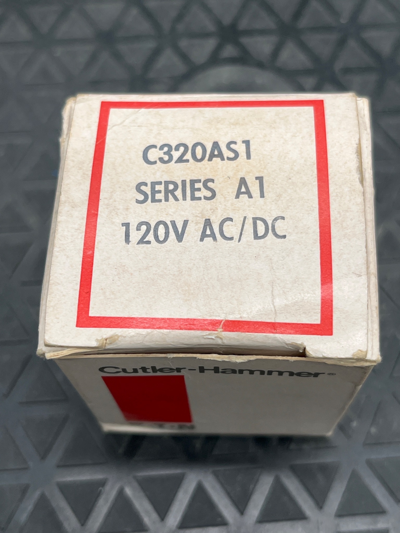 CUTLER-HAMMER C320AS1 Series A1 Aux. Contact Kit 120V AC/DC NEW 5