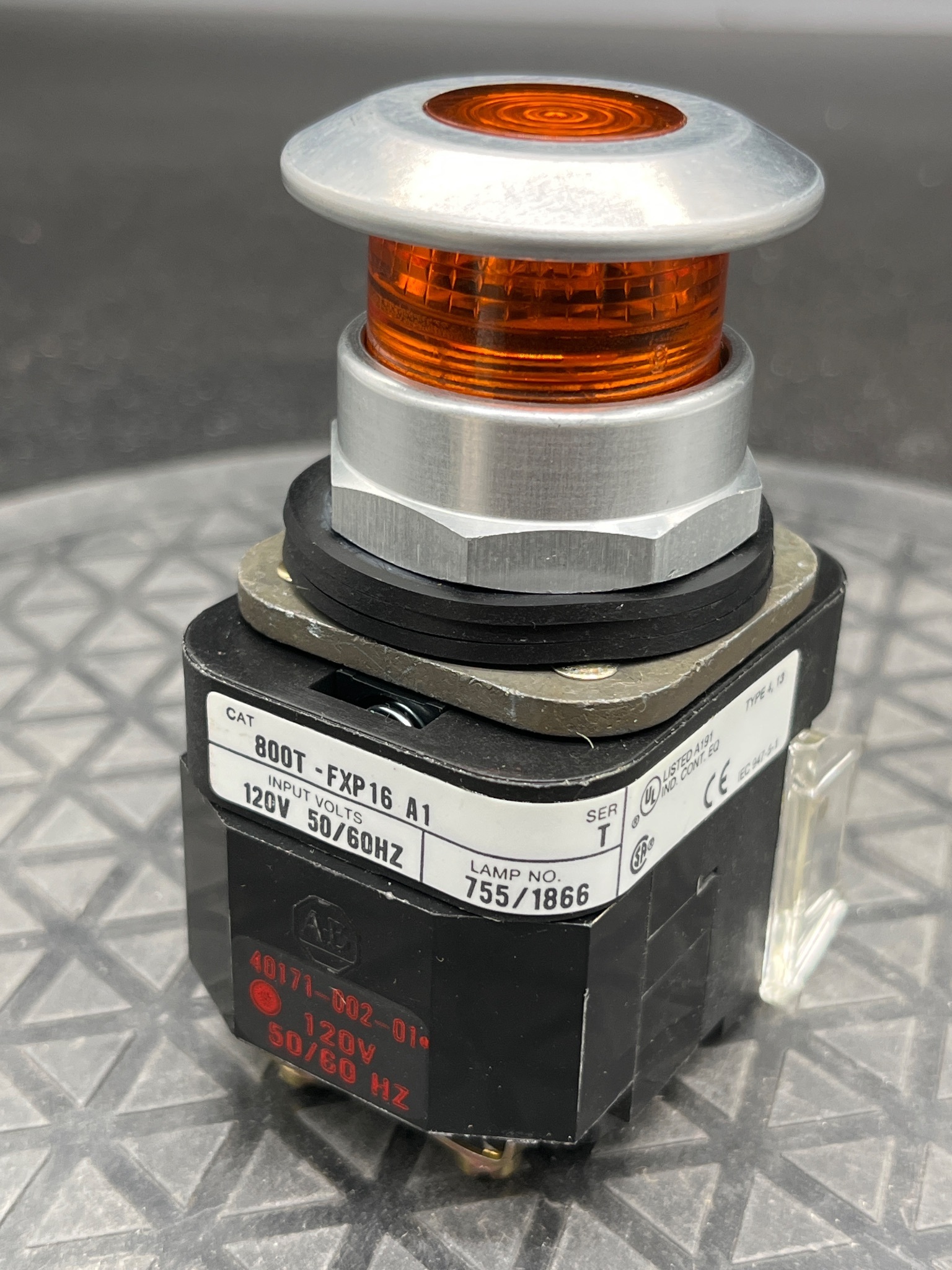 ALLEN BRADLEY 800T-FXP16AA1 Pushbutton 2-Position Push-Pull NEW 7