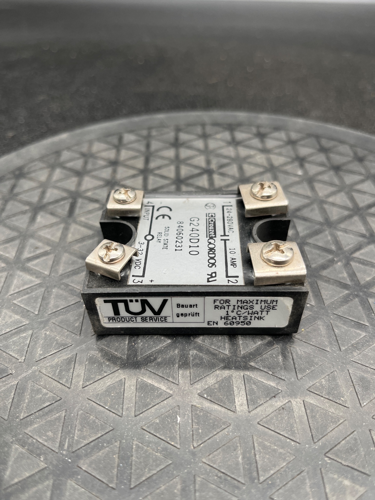 CROUZET G240D10 Solid State Relay USED 1