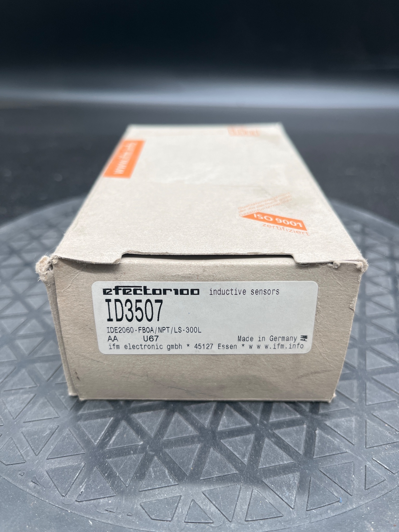 IFM ID3507 Efector100 Inductive Sensor NEW 0