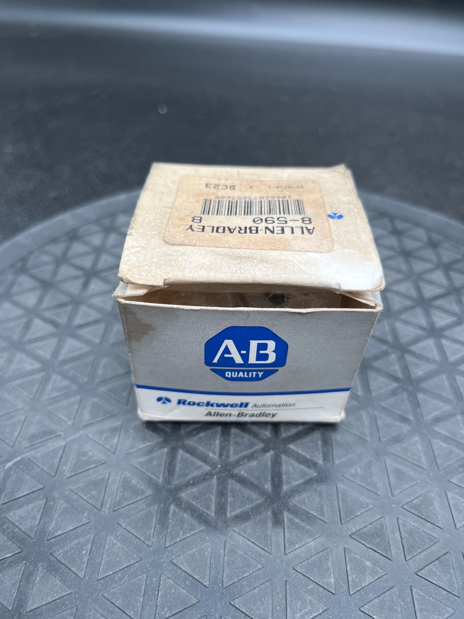 ALLEN BRADLEY 8-590 EM-Relay NEW 2