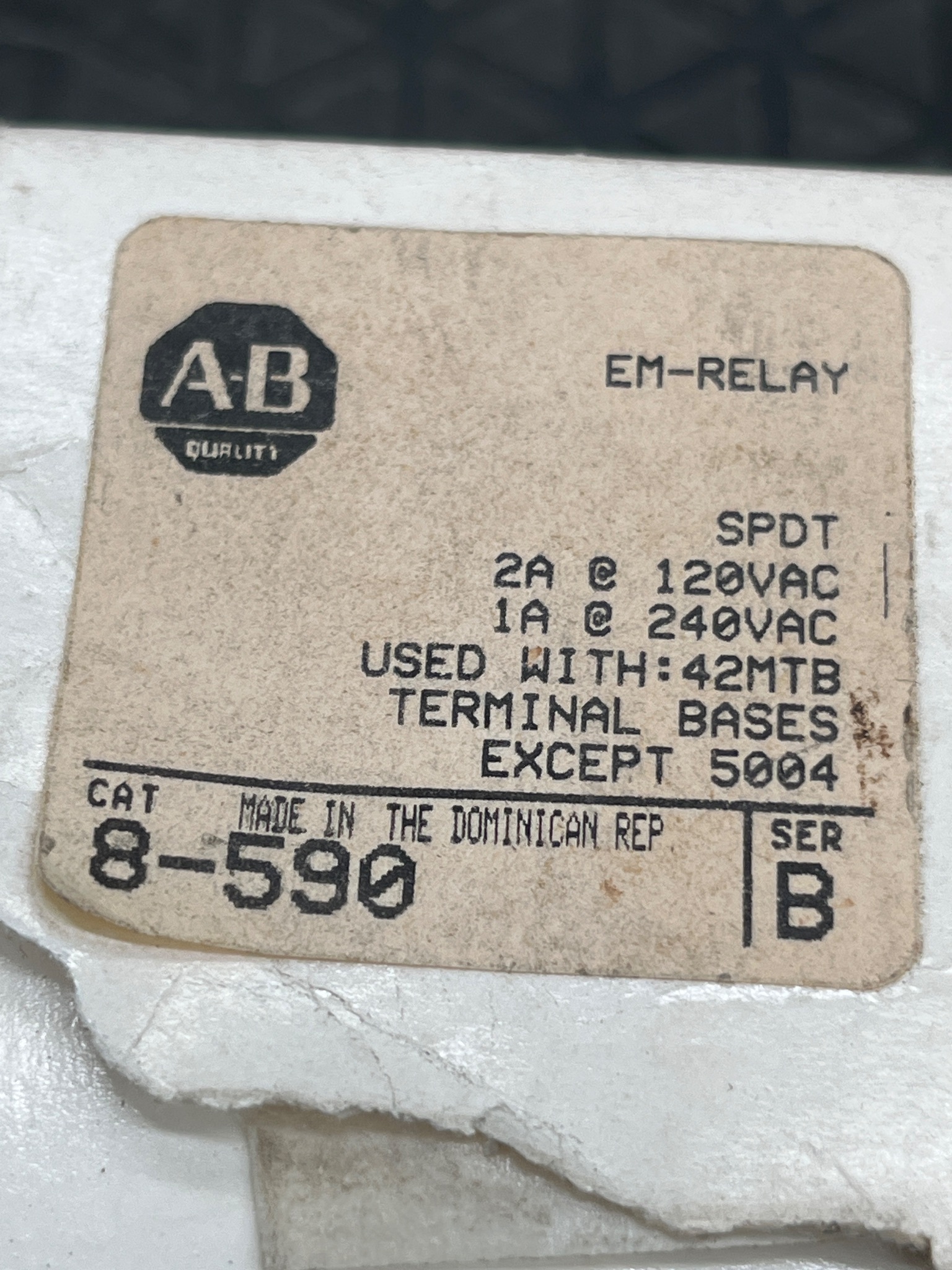 ALLEN BRADLEY 8-590 EM-Relay NEW 4