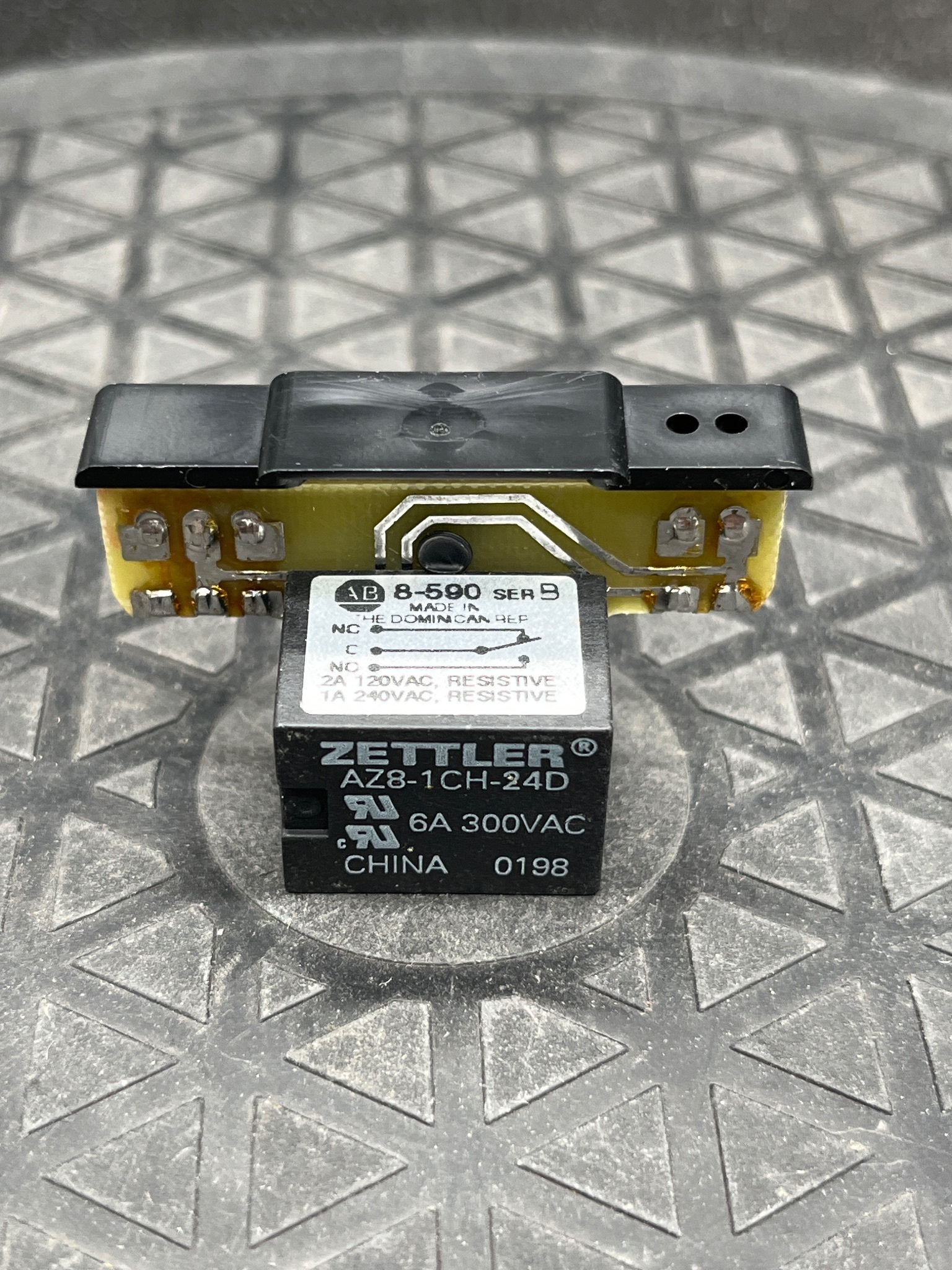 ALLEN BRADLEY 8-590 EM-Relay NEW 5