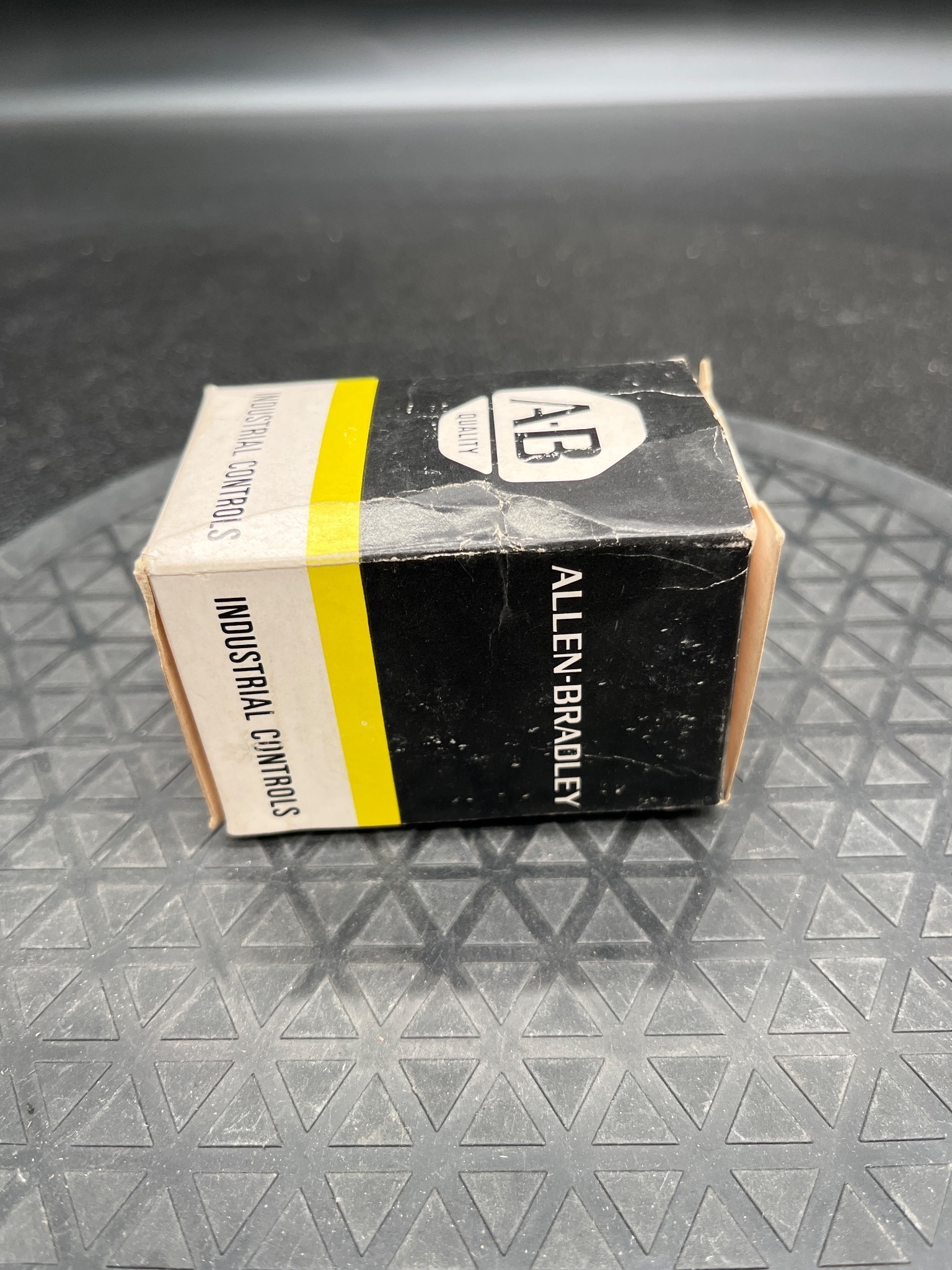 ALLEN BRADLEY 8-591 FET Solid State Relay NEW 1