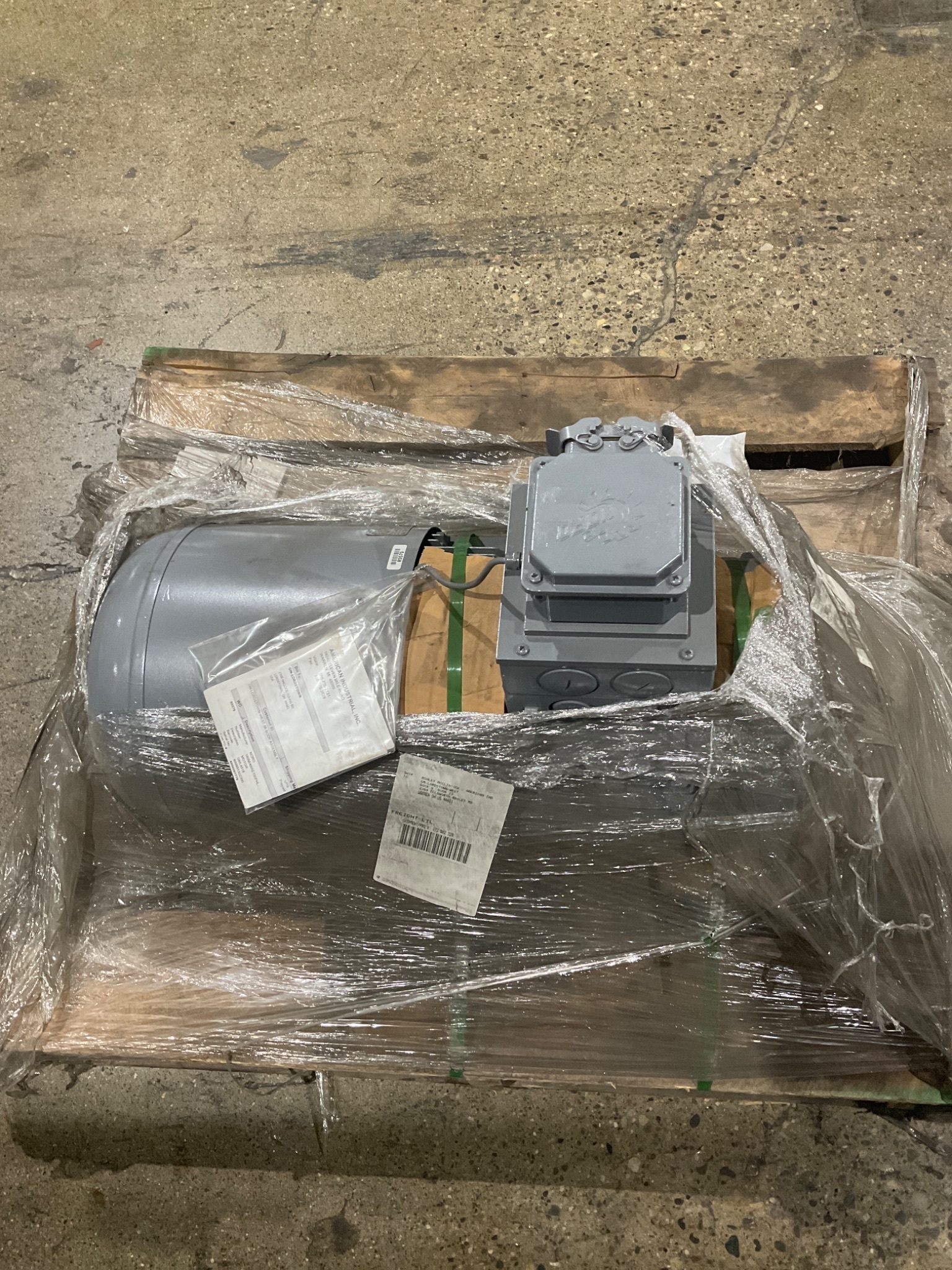 NORD 160M/4BRE150FHL Electric Motor 3PH 15HP 1770 RPM USED 5