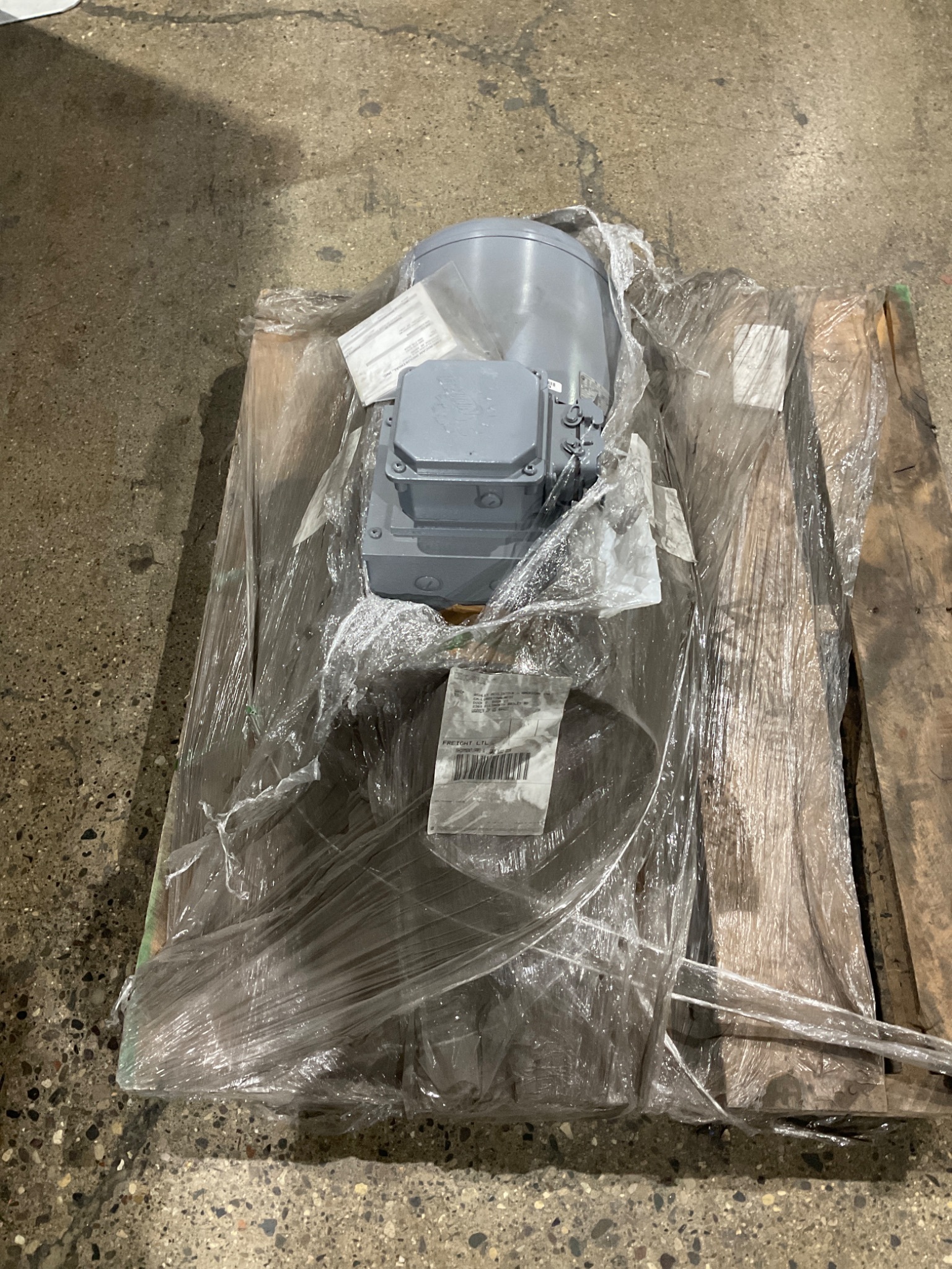 NORD 160M/4BRE150FHL Electric Motor 3PH 15HP 1770 RPM USED 6