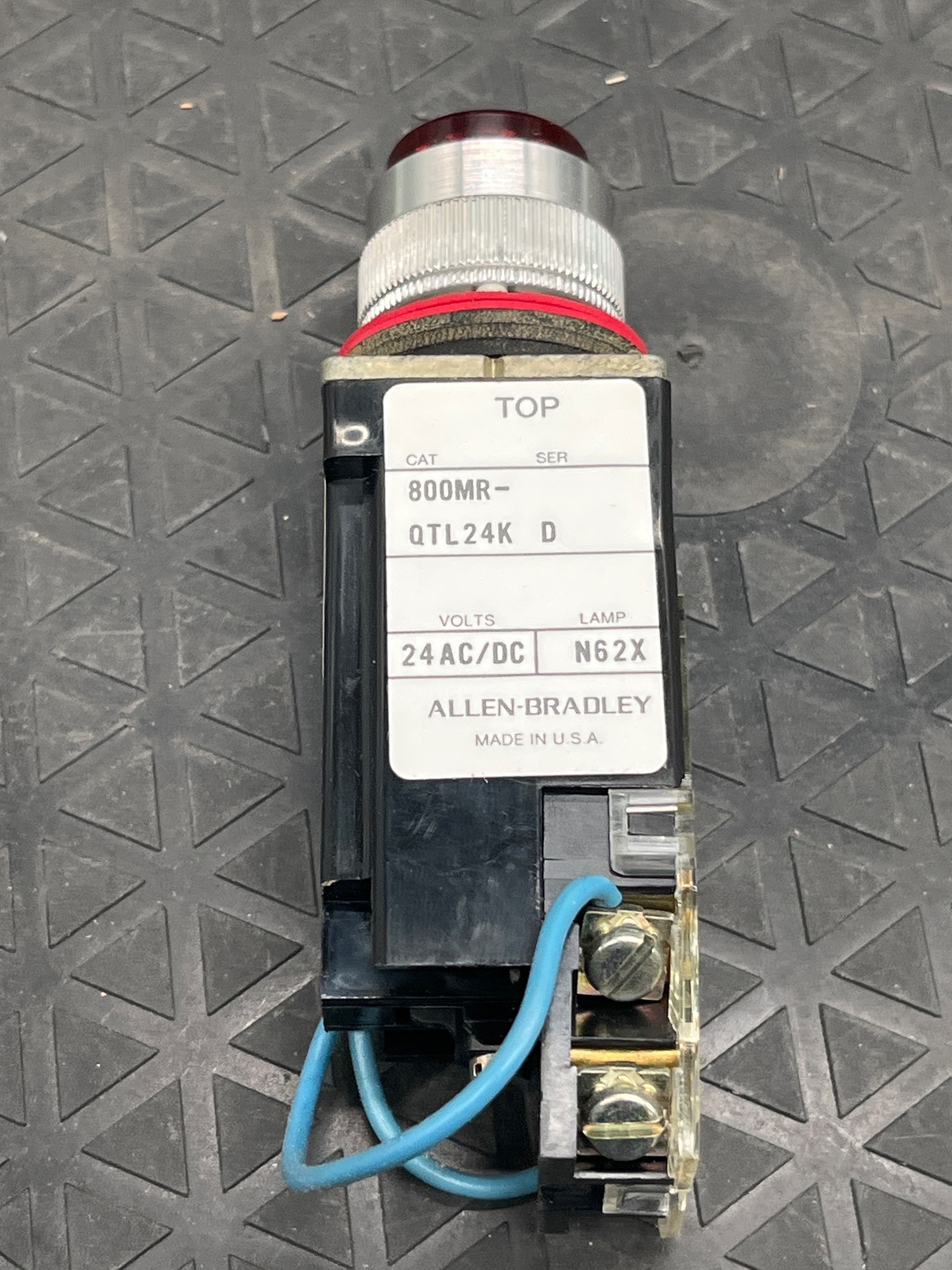 ALLEN BRADLEY 800MR-QTL24K Illuminated Push Button 24V AC/DC NEW 5