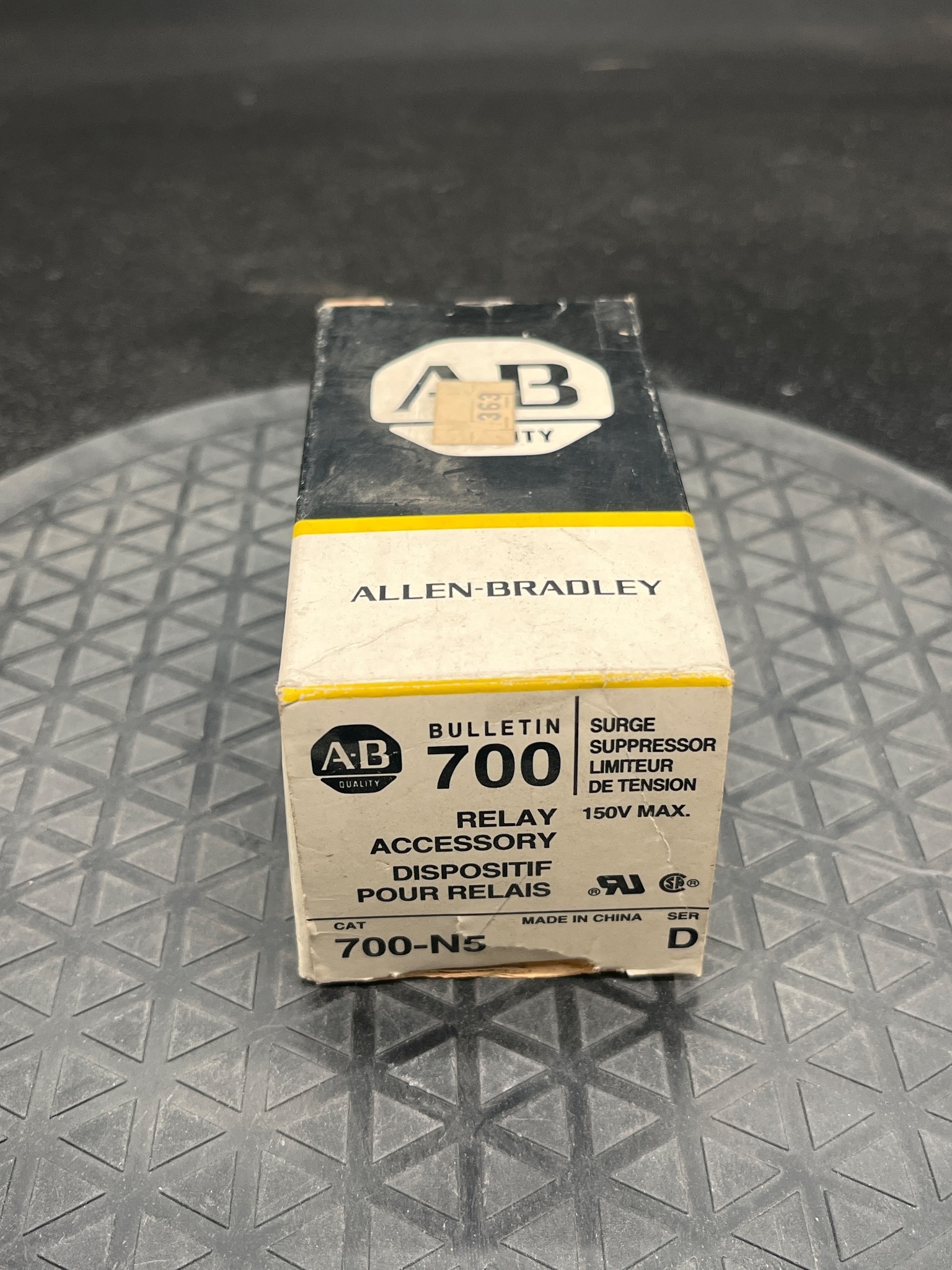 ALLEN BRADLEY 700-N5 Surge Suppressor NEW 0
