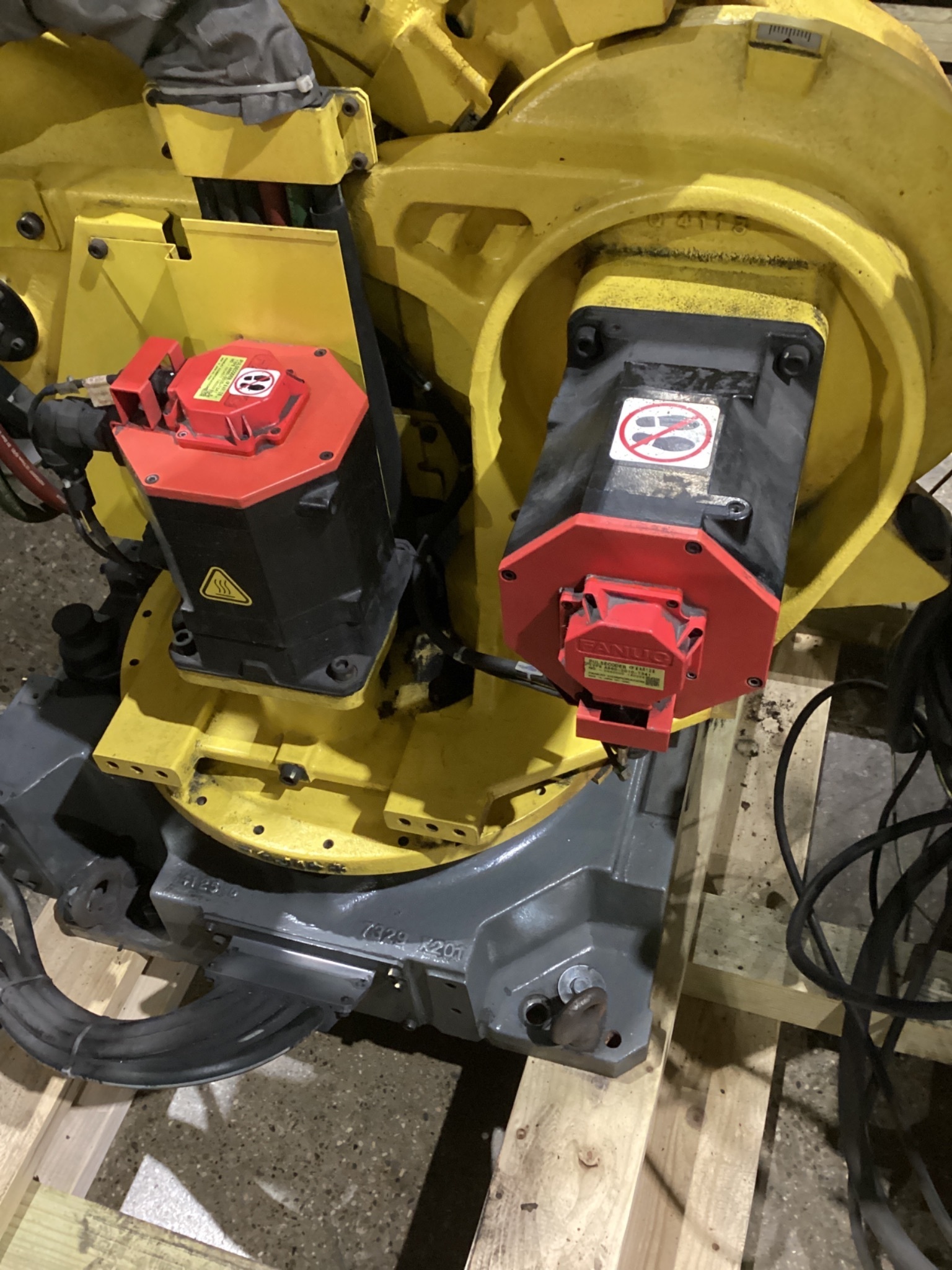 FANUC R-2000iB/210F Complete w/ R-30iB Controls USED 8