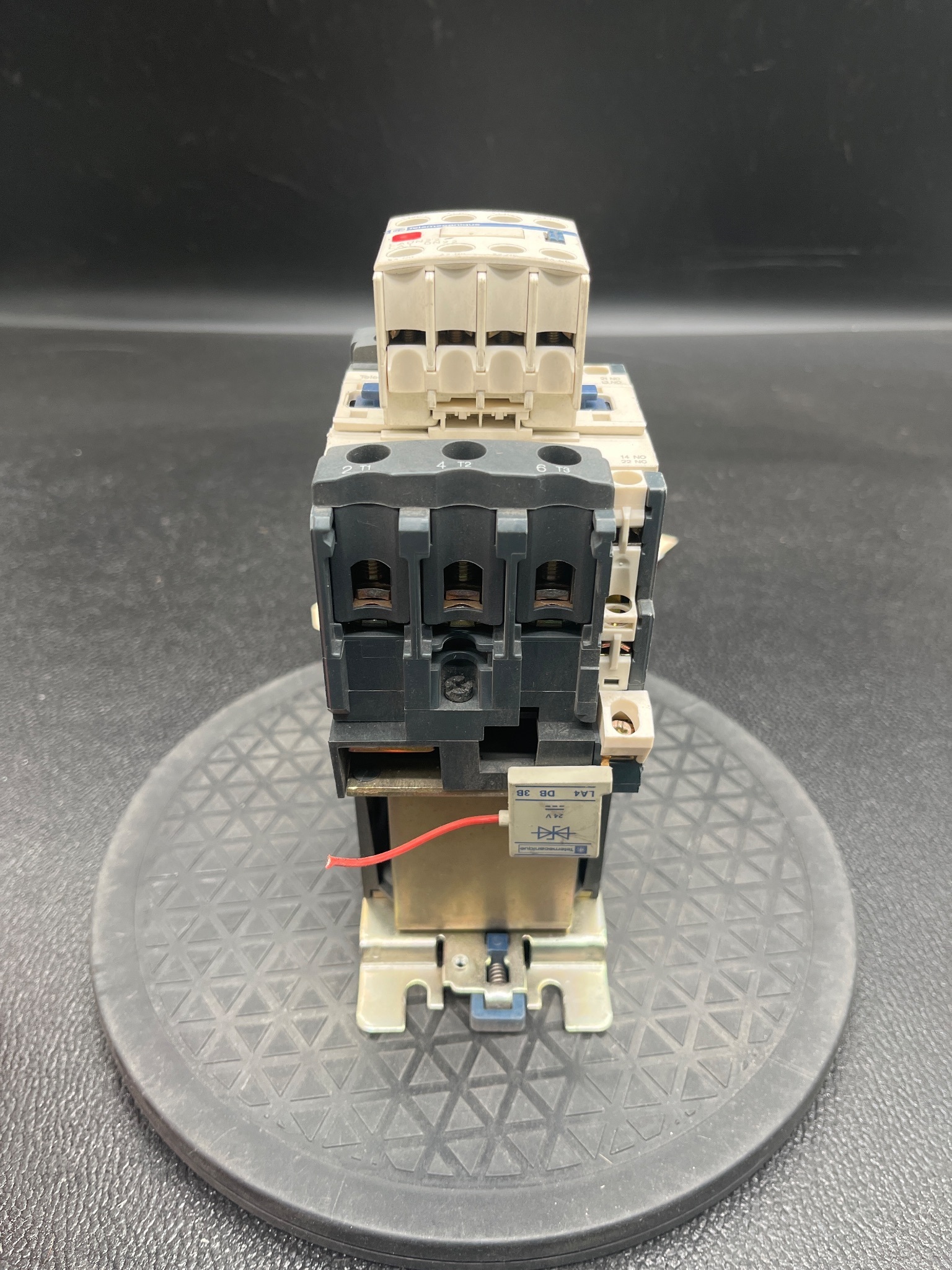 TELEMECANIQUE LC1D40BD Contactor USED 0