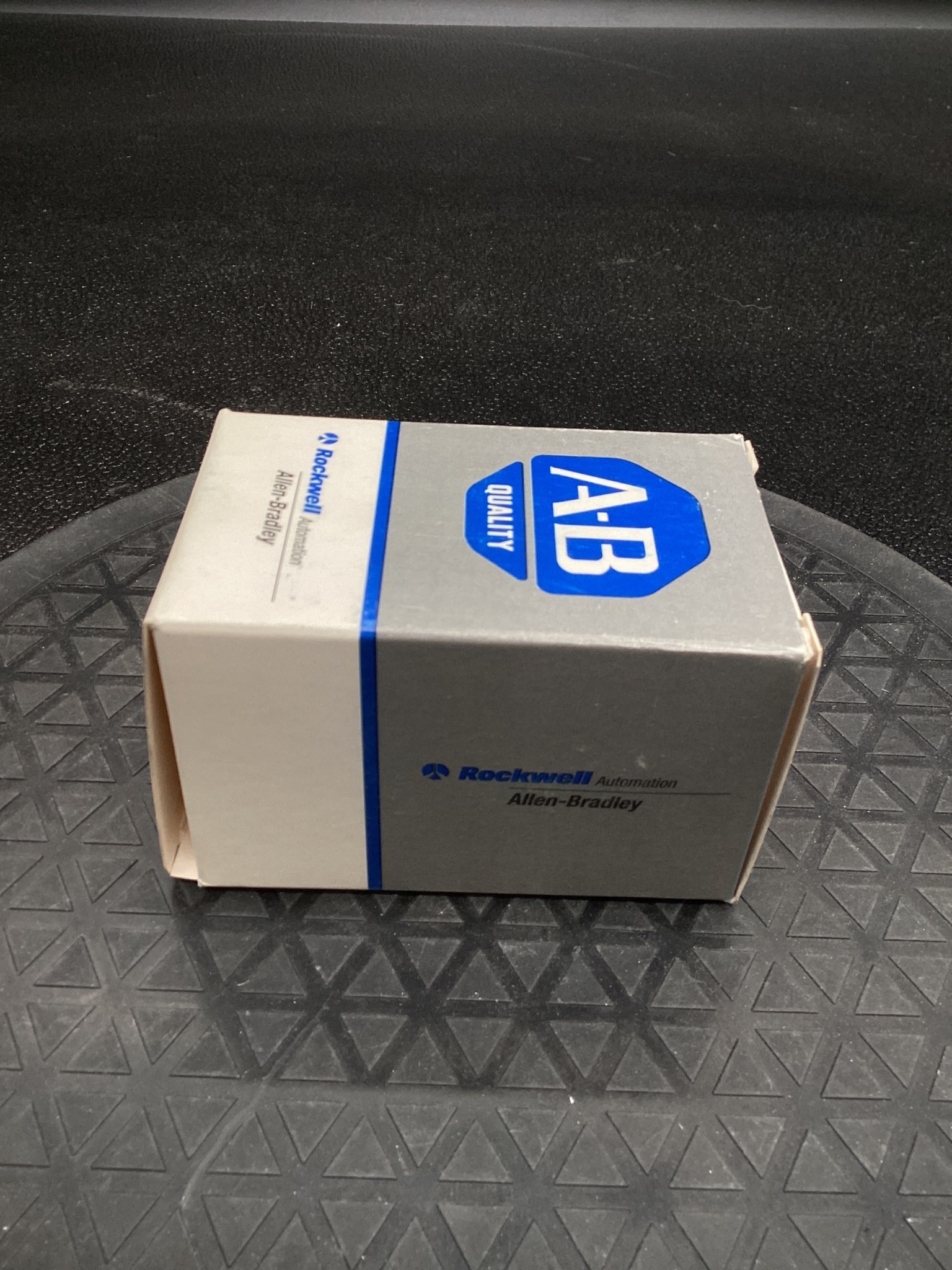 ALLEN BRADLEY 800T-H5A Selector Switch NEW 1