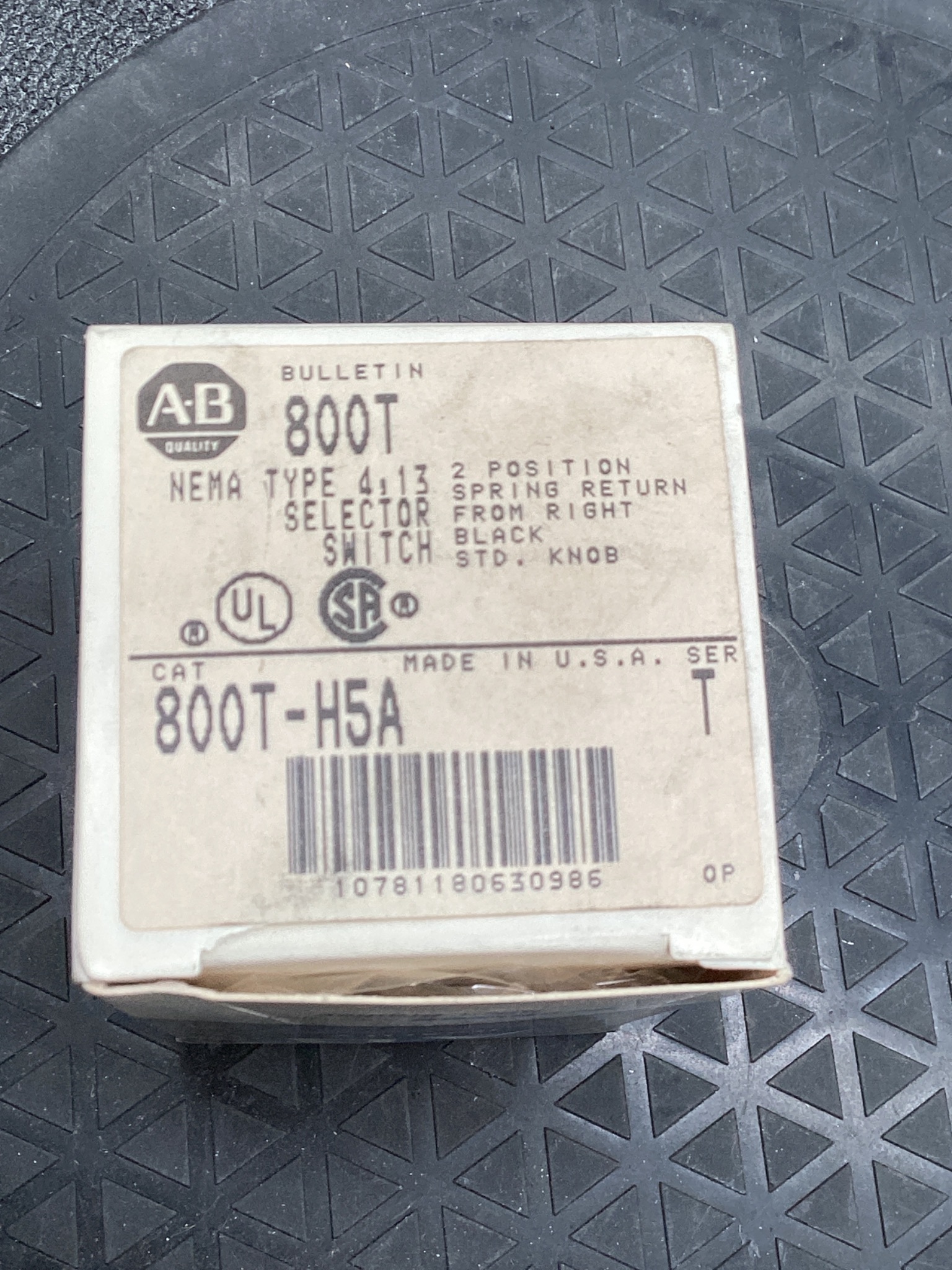 ALLEN BRADLEY 800T-H5A Selector Switch NEW 5