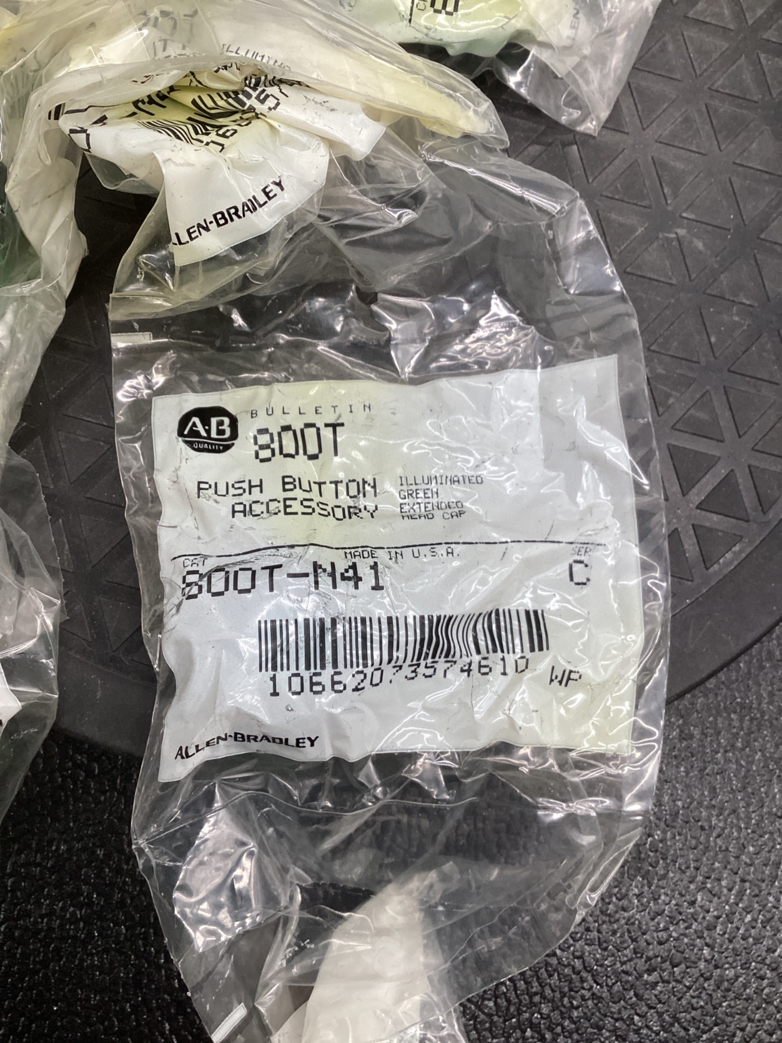 ALLEN BRADLEY 800T-N41 Extended Green Head Cap NEW (8 Pack) 6