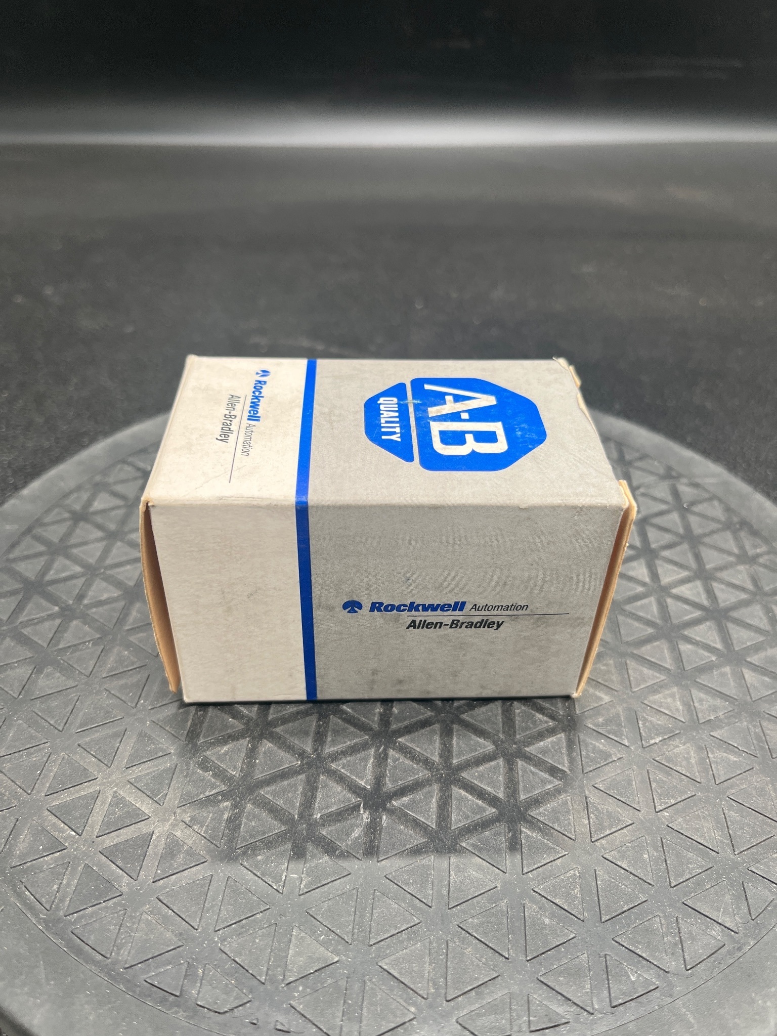 ALLEN BRADLEY 800T-N310 Protective Ring for Push-Pull Cap NEW 1