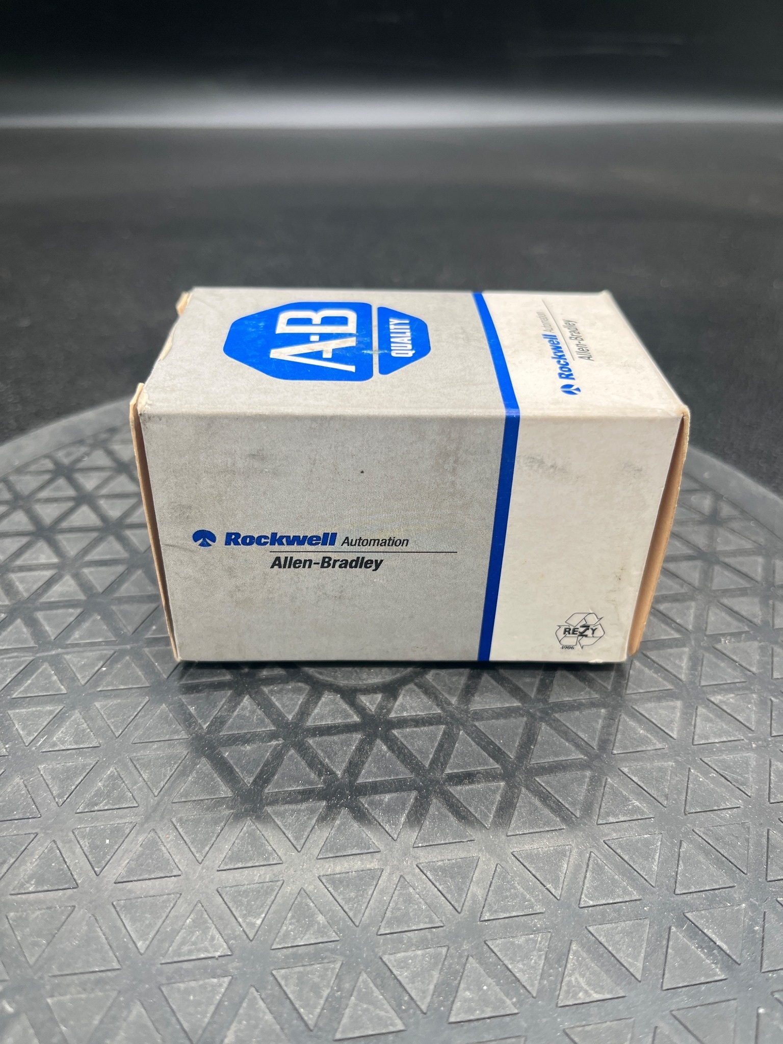 ALLEN BRADLEY 800T-N310 Protective Ring for Push-Pull Cap NEW 3