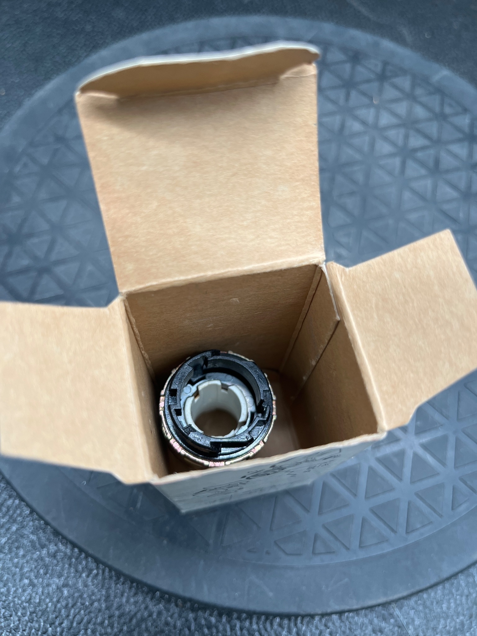 GENERAL ELECTRIC 080PLVG Illuminated Pushbutton NEW 6