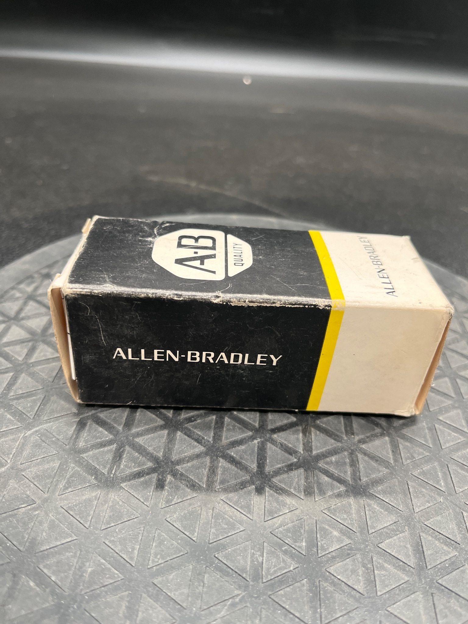 ALLEN BRADLEY 800T-PST16A Push-to-Test Pilot Light NEW 1