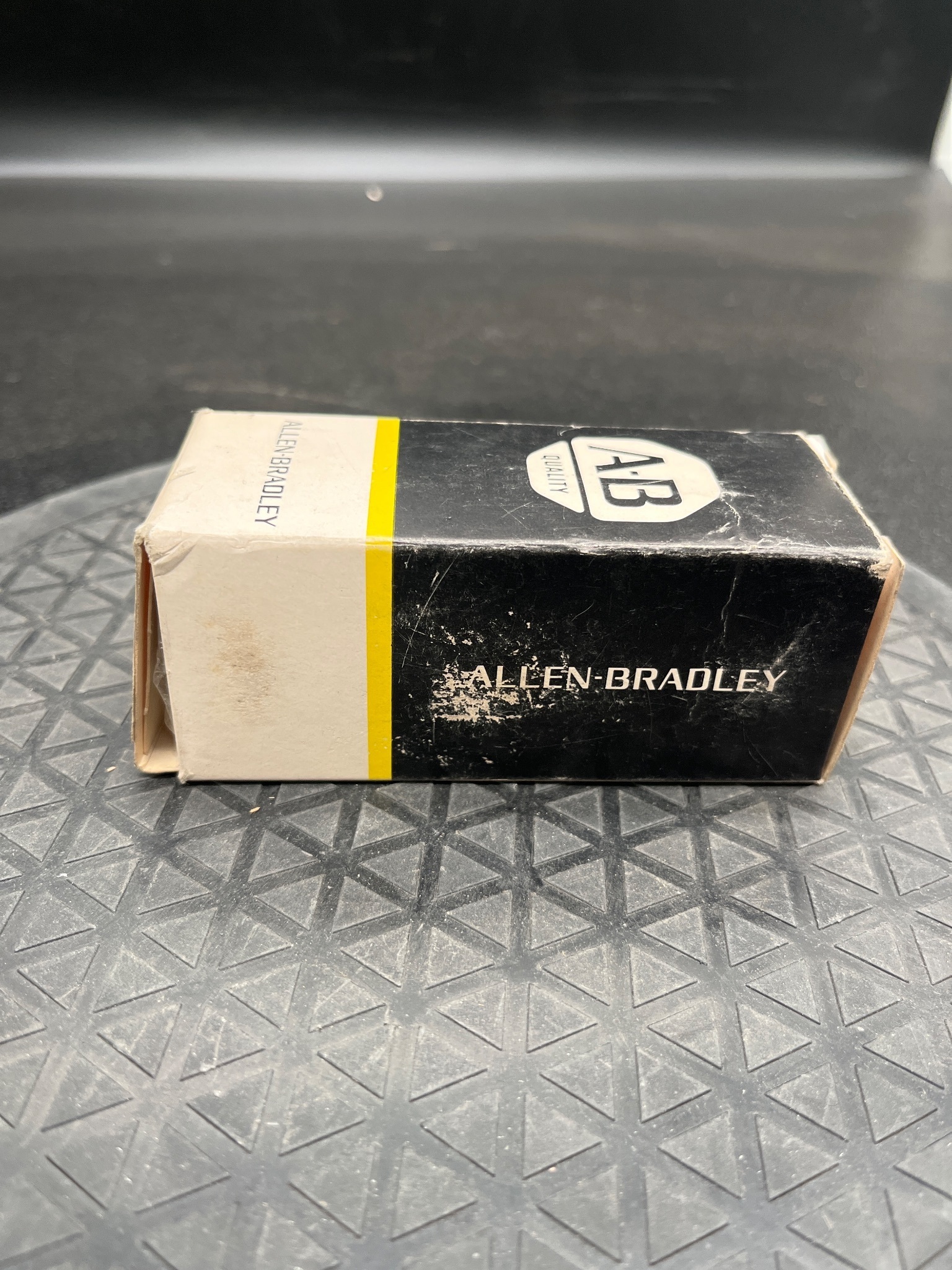 ALLEN BRADLEY 800T-PST16A Push-to-Test Pilot Light NEW 3