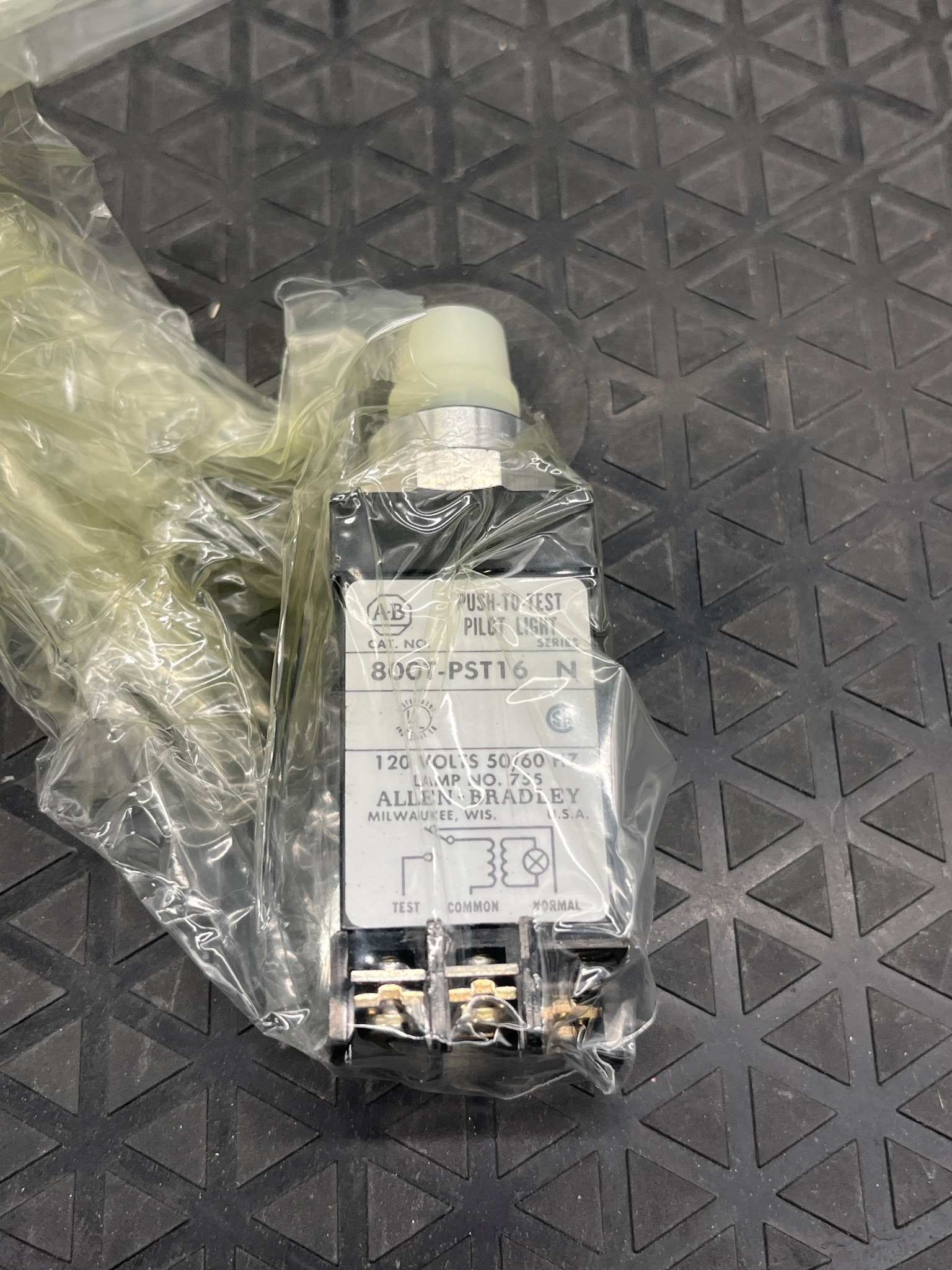 ALLEN BRADLEY 800T-PST16A Push-to-Test Pilot Light NEW 5