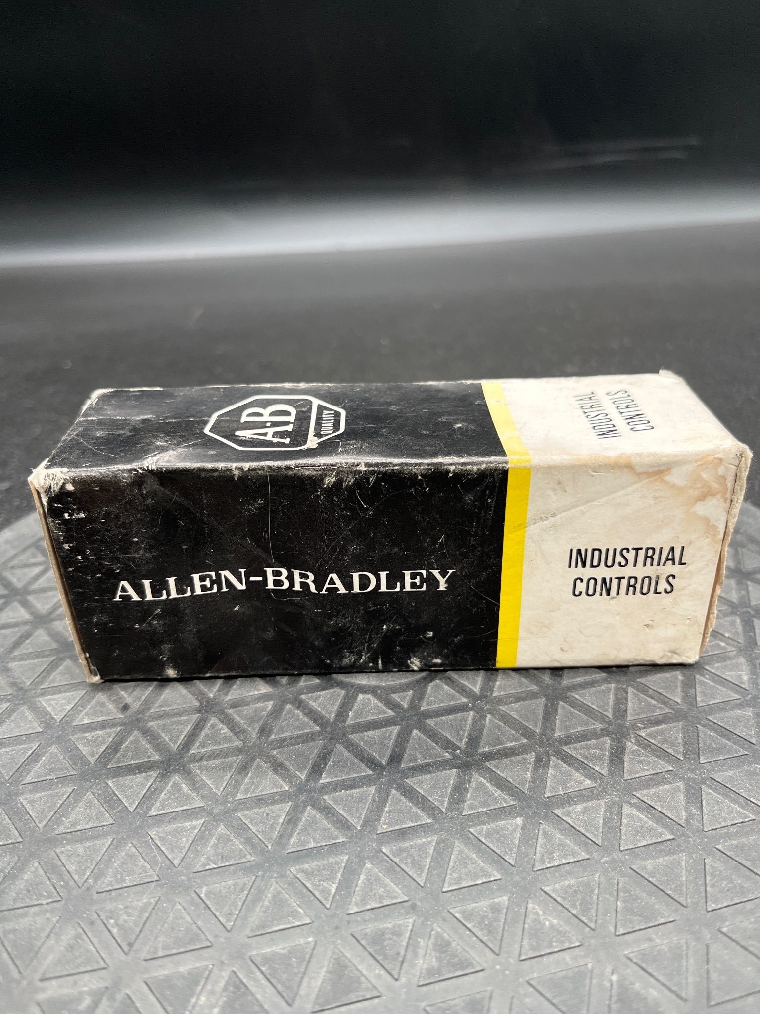 ALLEN BRADLEY 802T-DP Limit Switch NEW 3