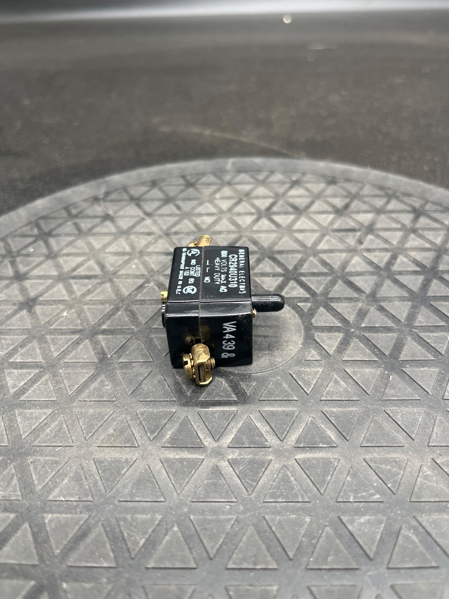 GENERAL ELECTRIC CR2940U310 Contact Block NEW 6