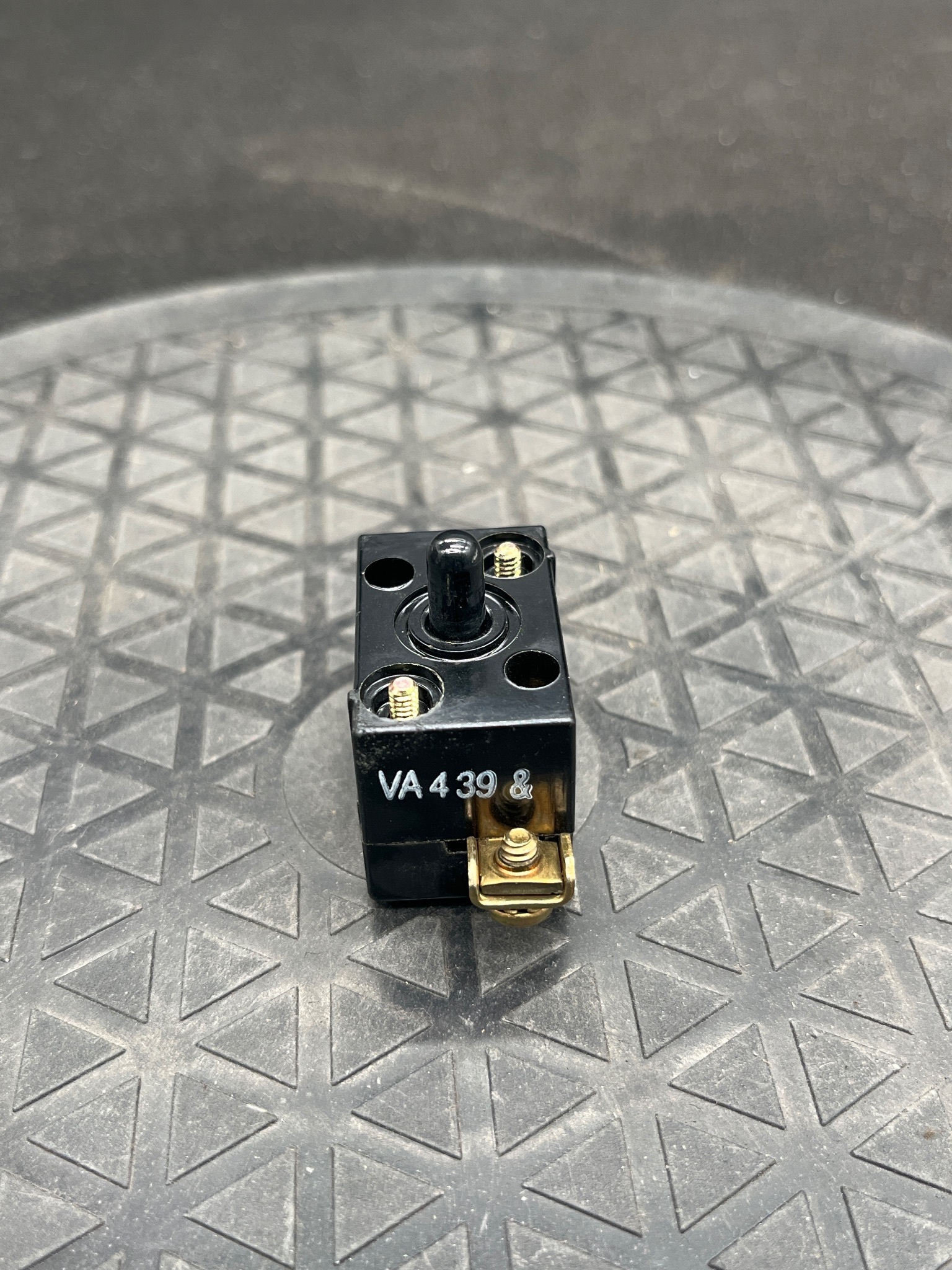 GENERAL ELECTRIC CR2940U310 Contact Block NEW 7