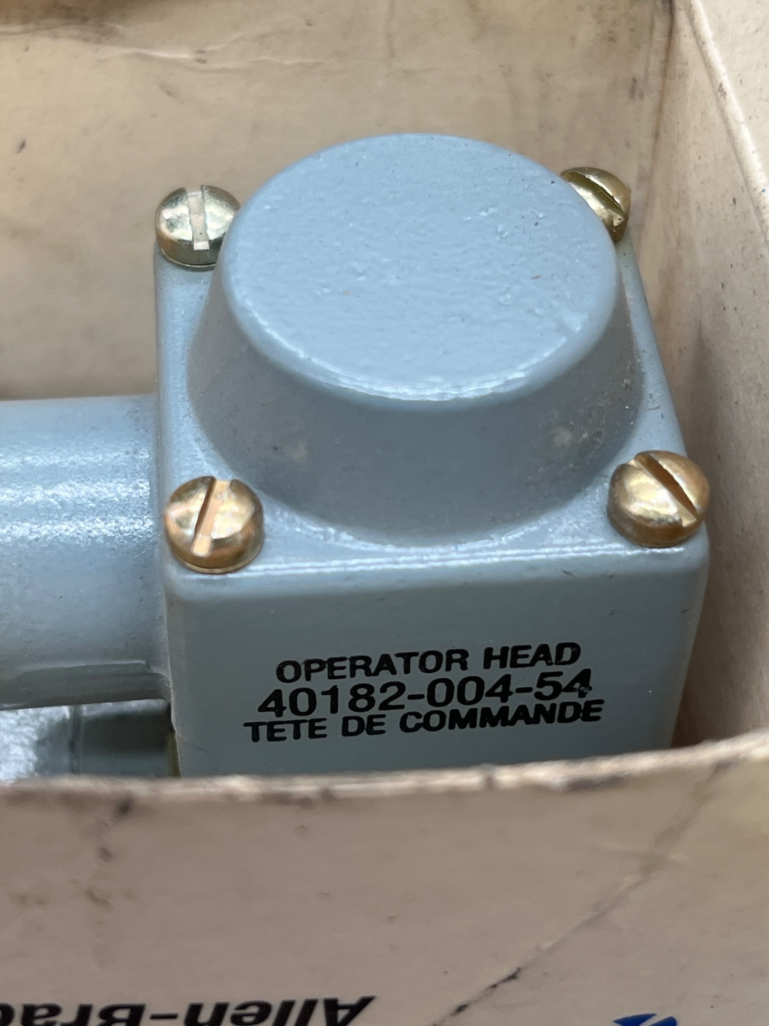ALLEN BRADLEY 802XR-AF7 Limit Switch NEW 4