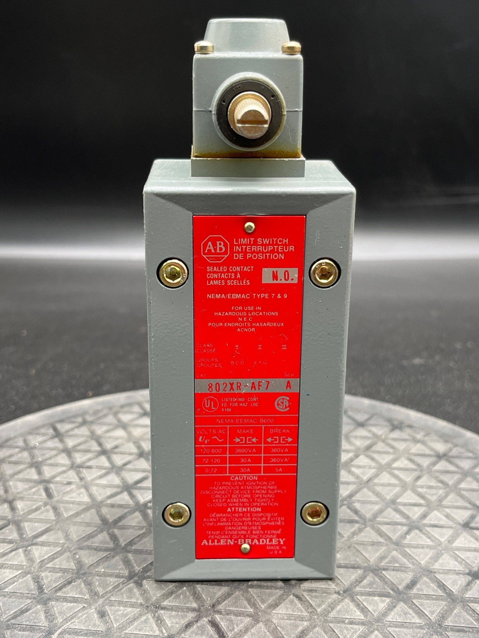 ALLEN BRADLEY 802XR-AF7 Limit Switch NEW 5
