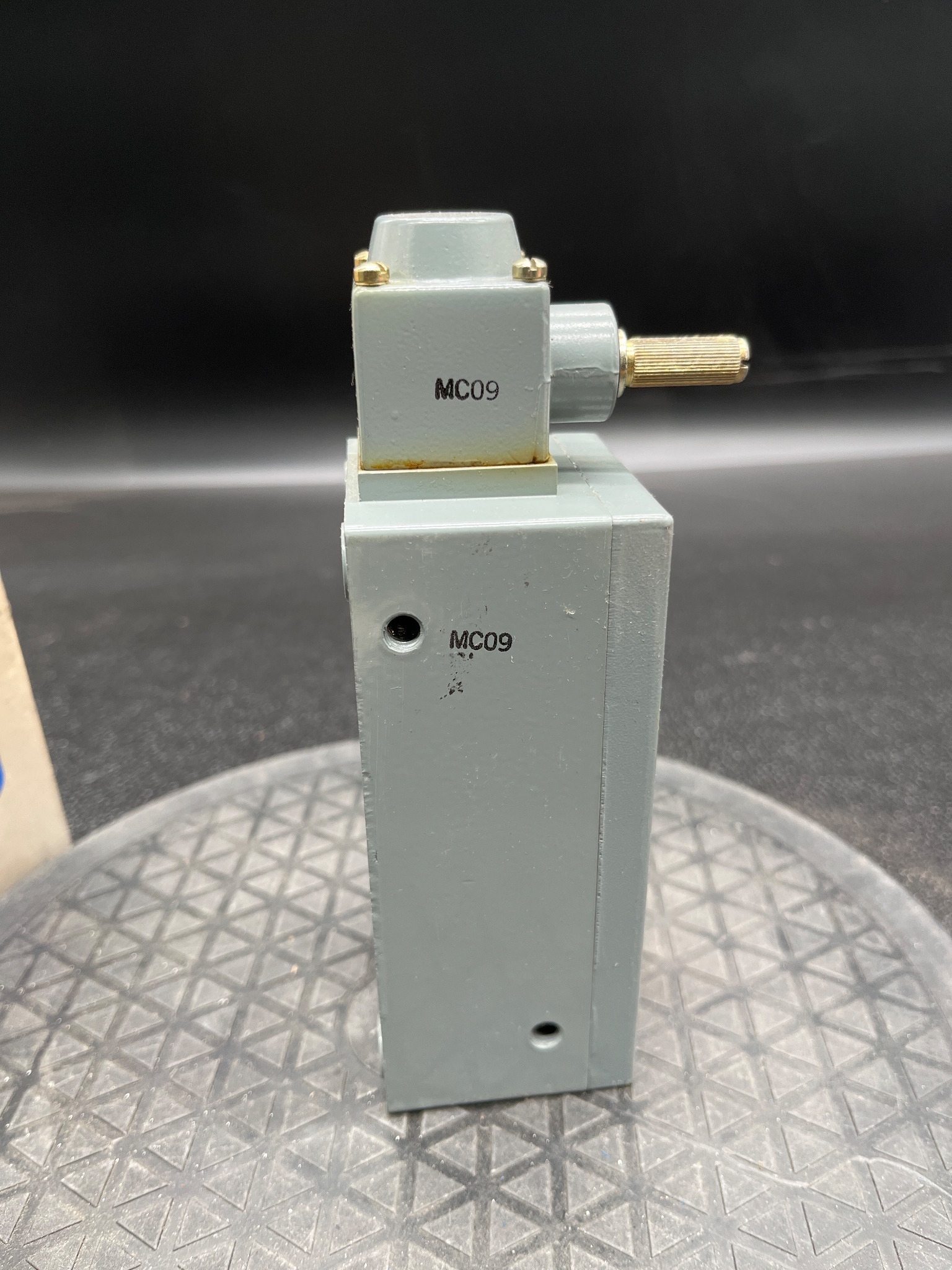 ALLEN BRADLEY 802XR-AF7 Limit Switch NEW 7