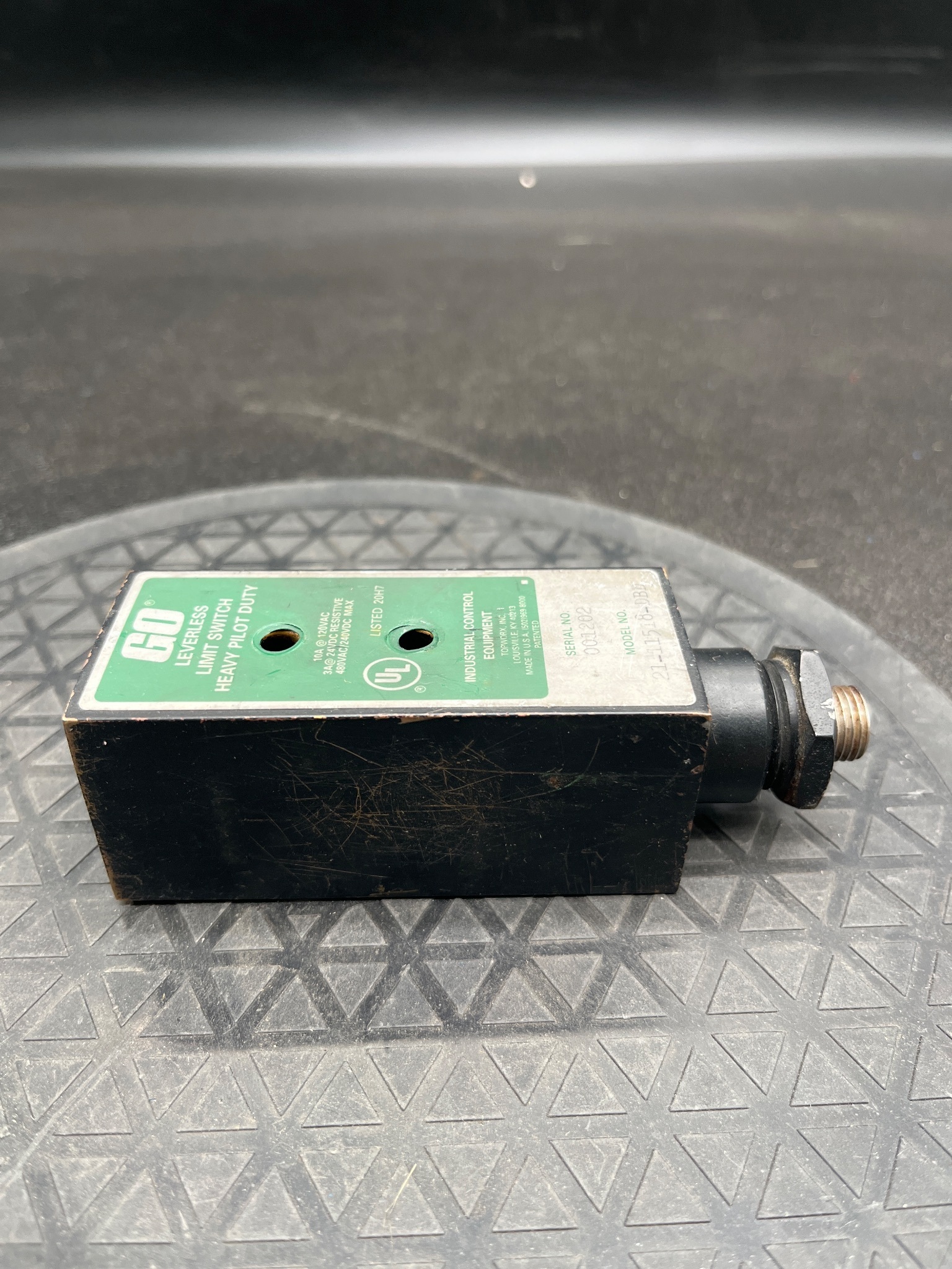 TopWorx GO Switch 21-11518-DBD Leverless Limit Switch USED 3