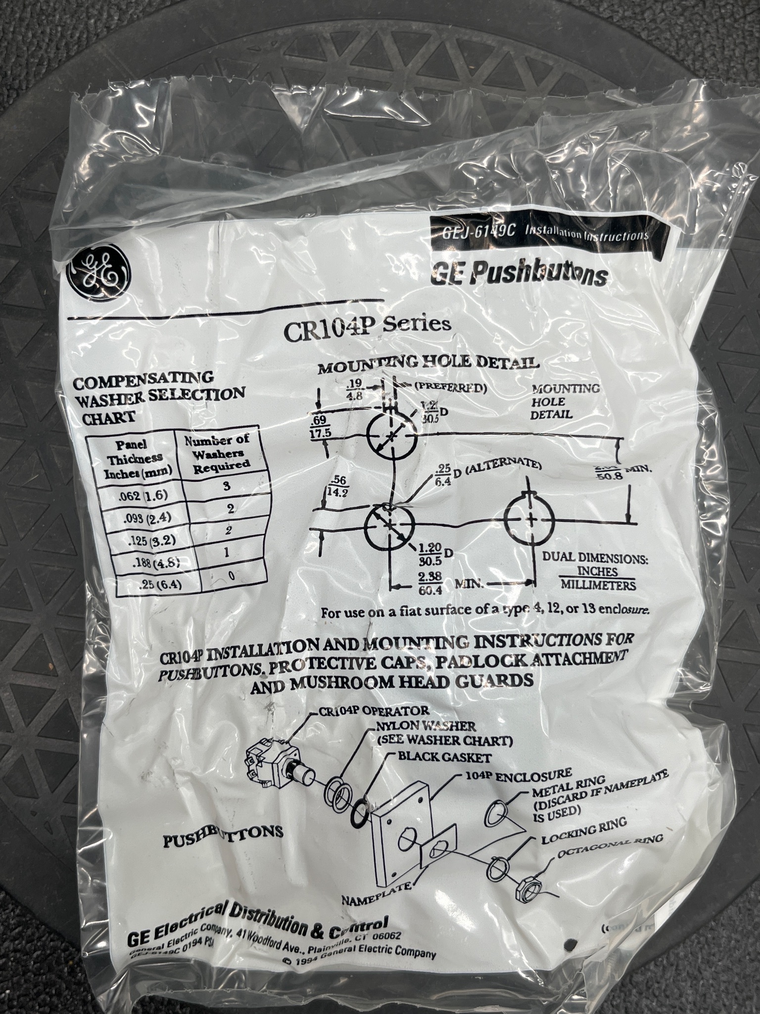 GENERAL ELECTRIC CR104PBG01R2 Red Pushbutton NEW 5