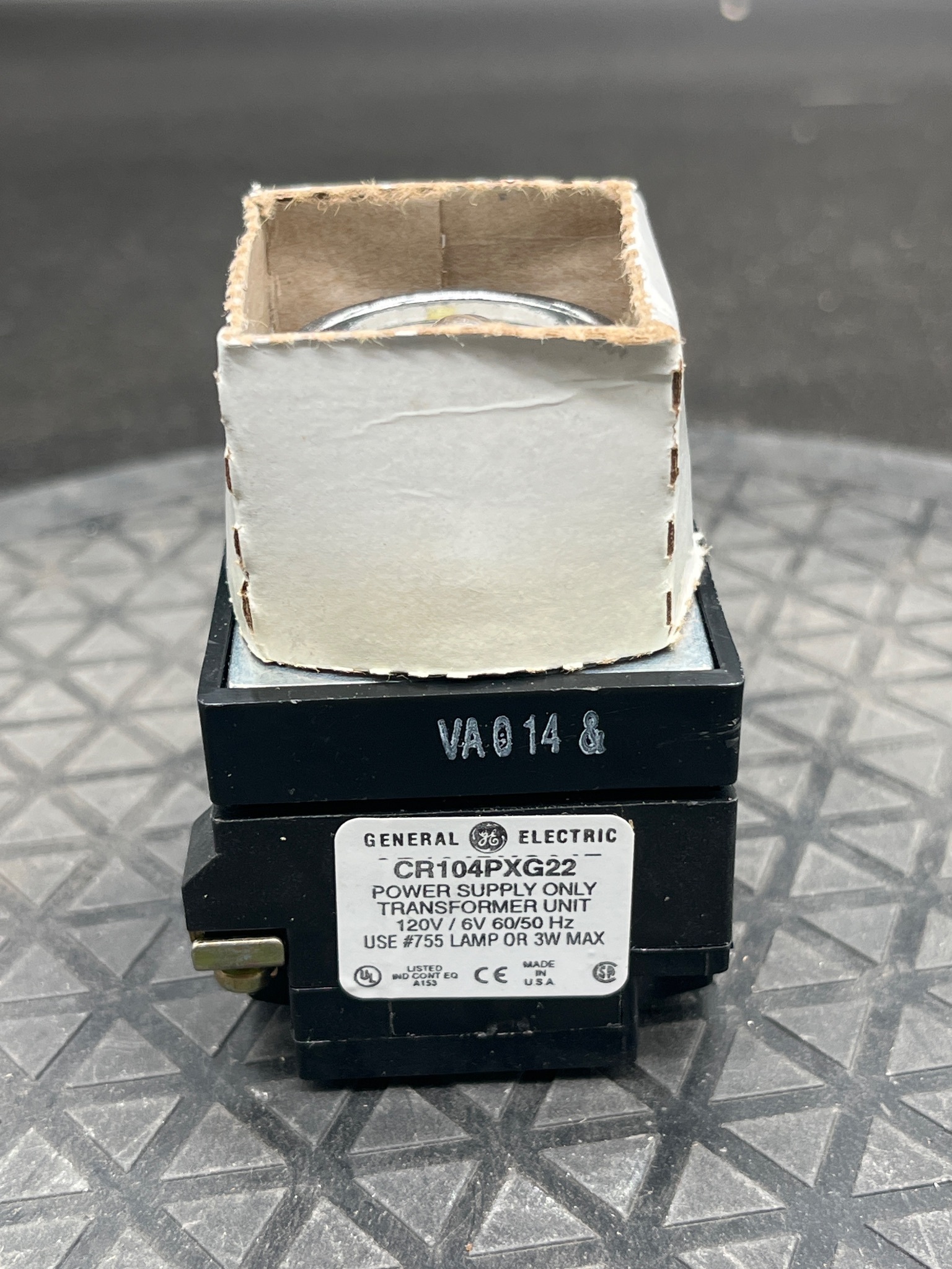 GENERAL ELECTRIC CR104PBT00A5C2 Heavy Duty Pushbutton NEW 6