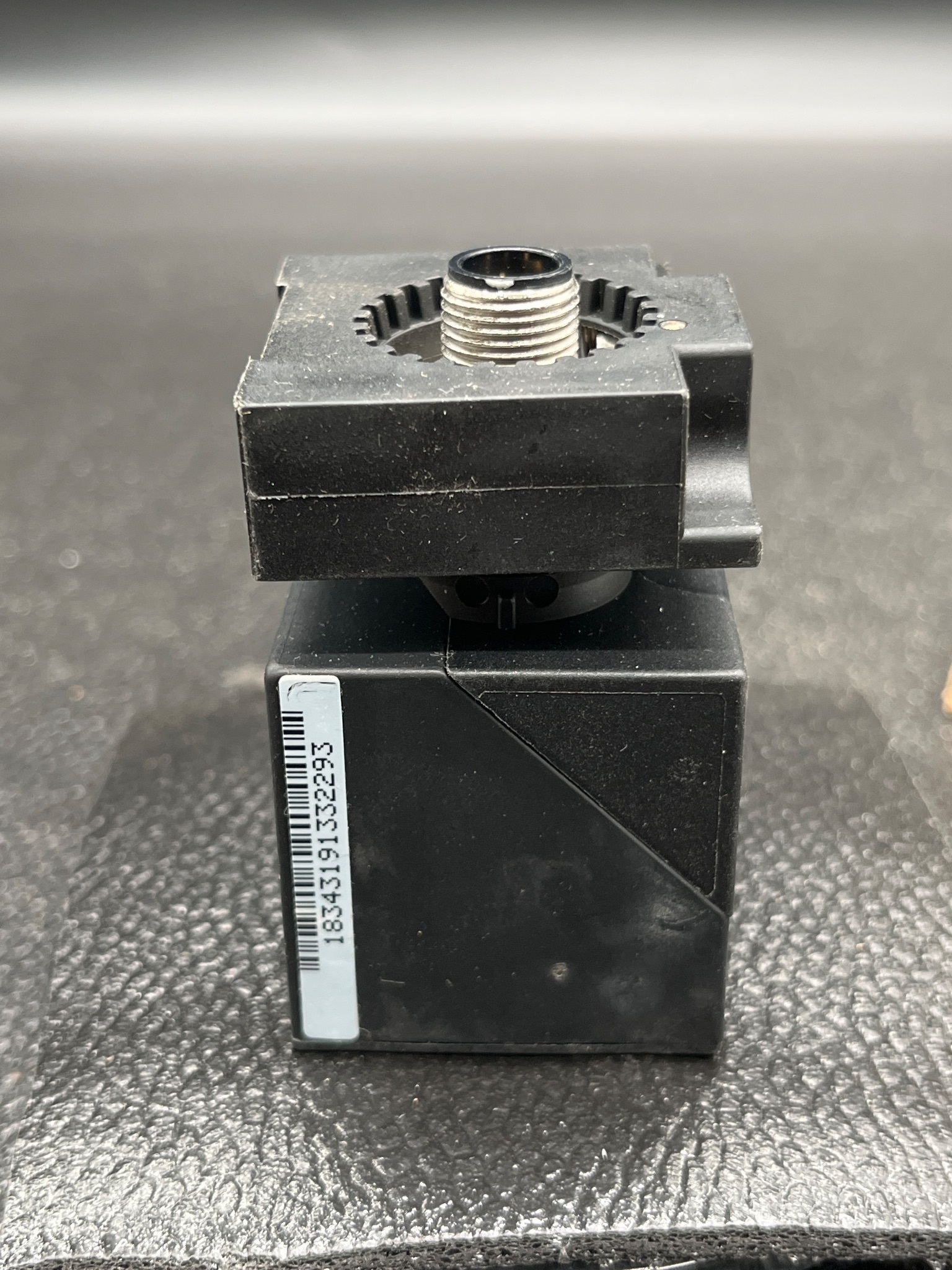 PEPPERL+FUCHS 085668 NBB15-L2-A2-C-VA Inductive Sensor NEW 6
