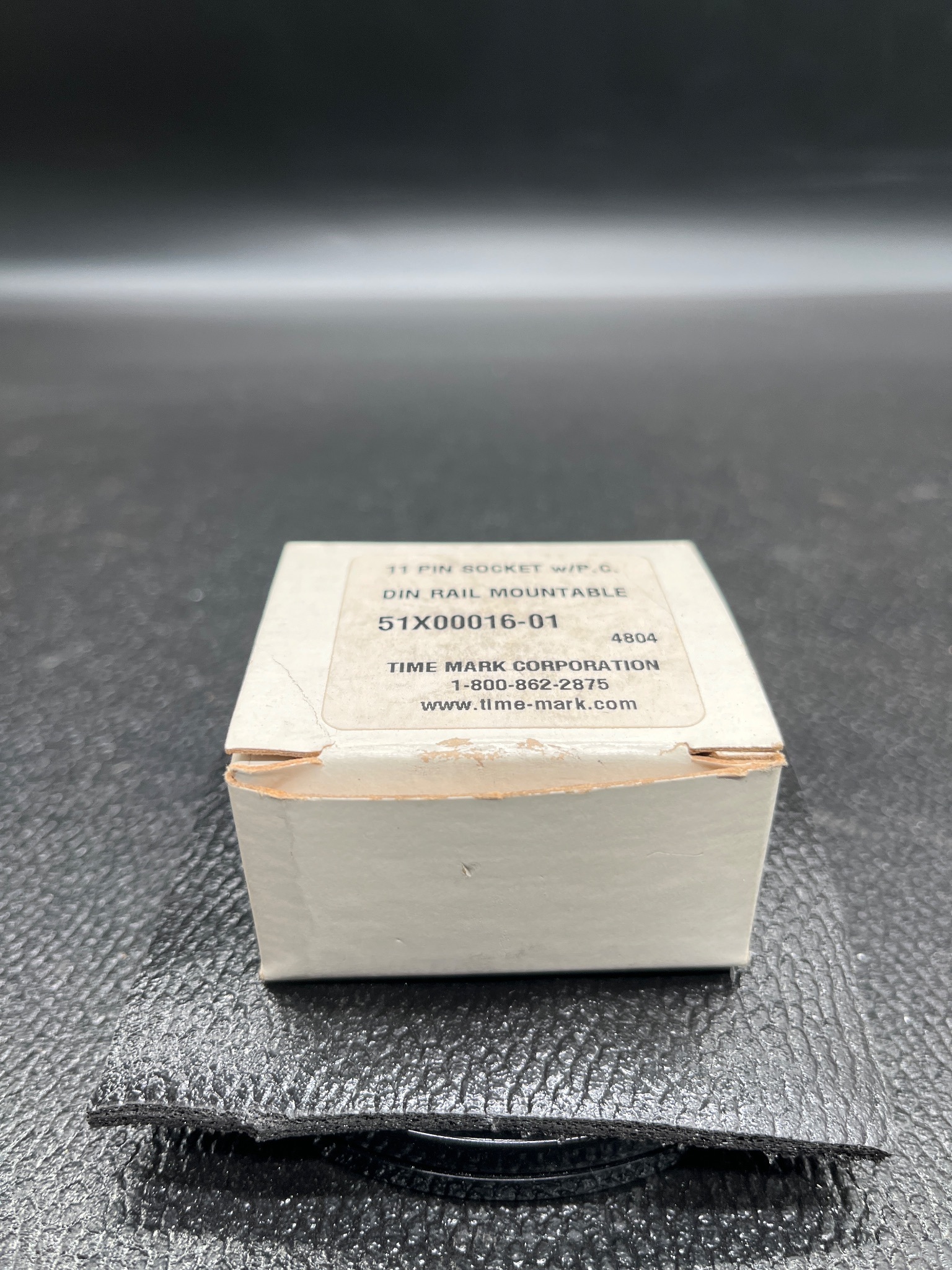 TIME MARK 51X00016-01 11 Pin Socket w/P.C. DIN Rail NEW 0