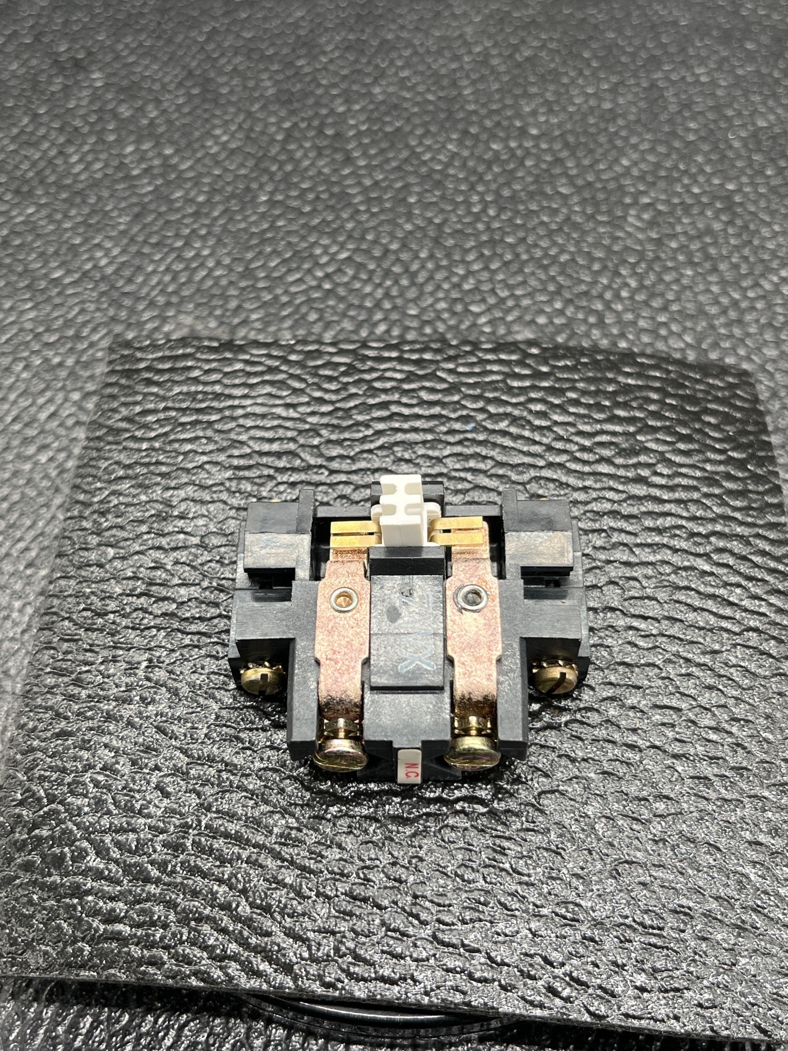 ALLEN BRADLEY 595-B34 Auxiliary Contact NEW 5