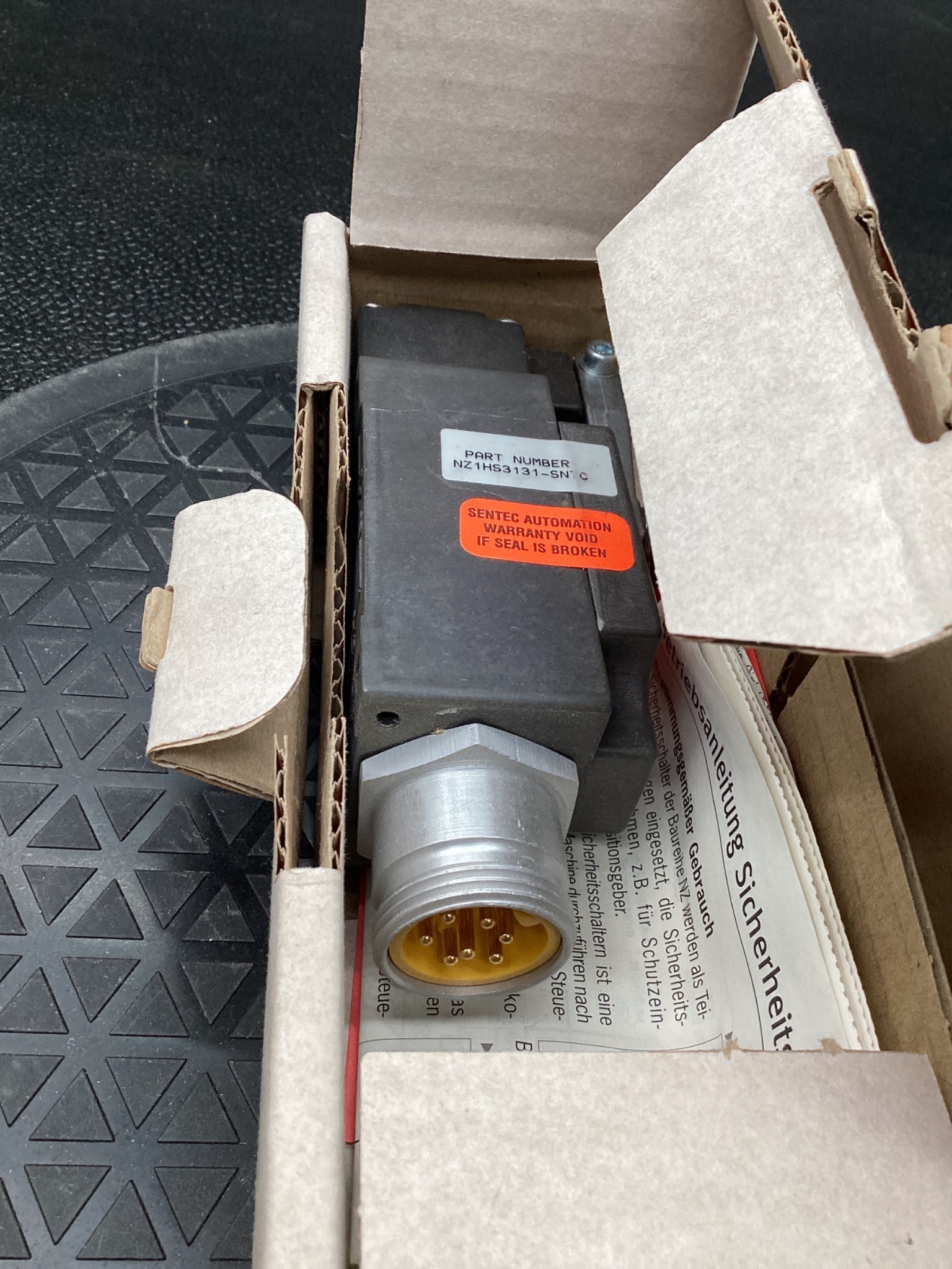 SENTEC NZ1HS3131-SN7C Sensor Module NEW 5