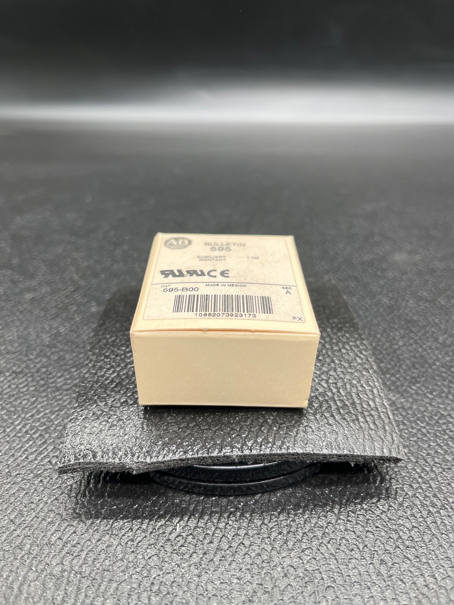 ALLEN BRADLEY 595-B00 Auxiliary Contact NEW 0
