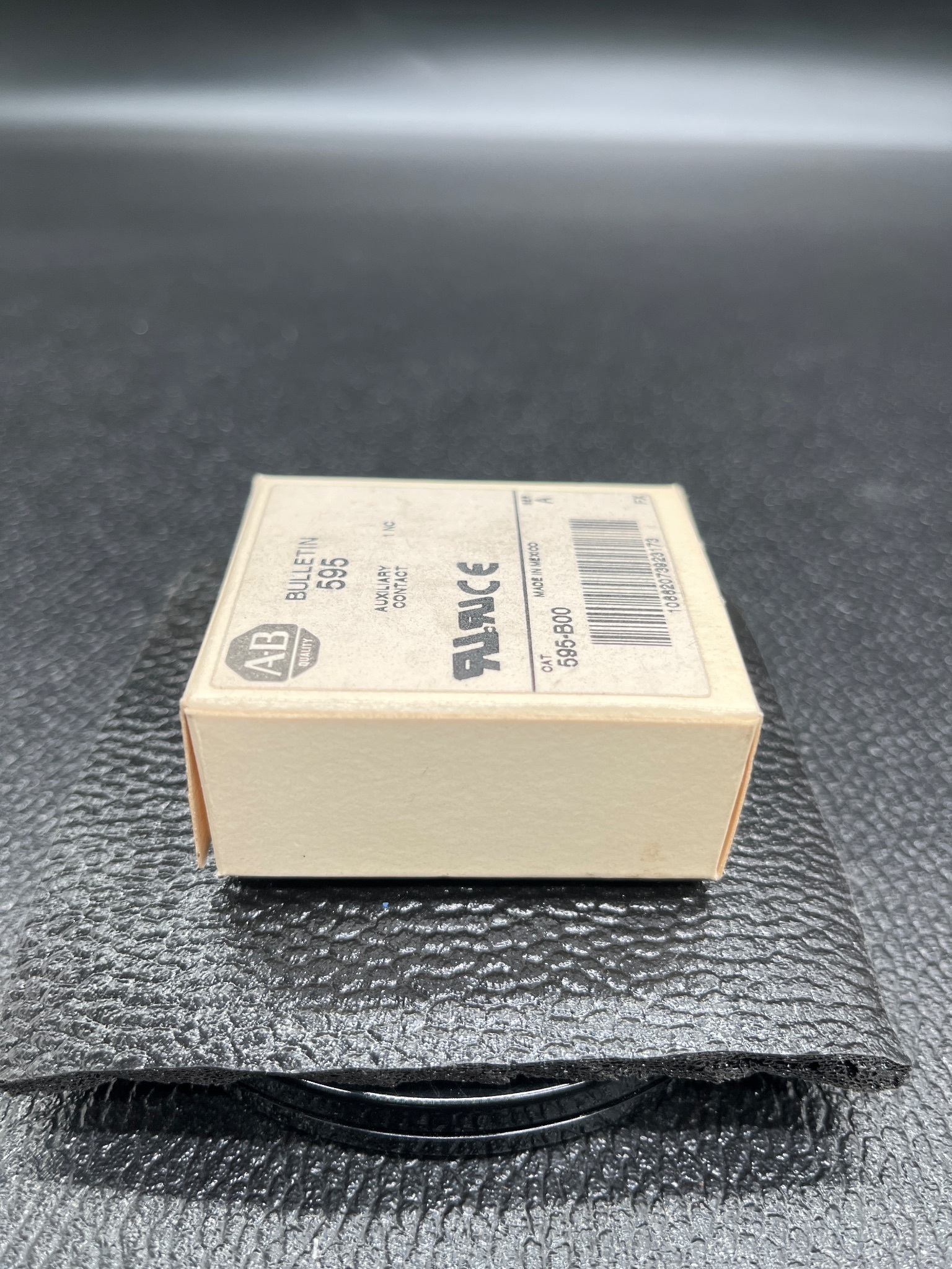 ALLEN BRADLEY 595-B00 Auxiliary Contact NEW 3