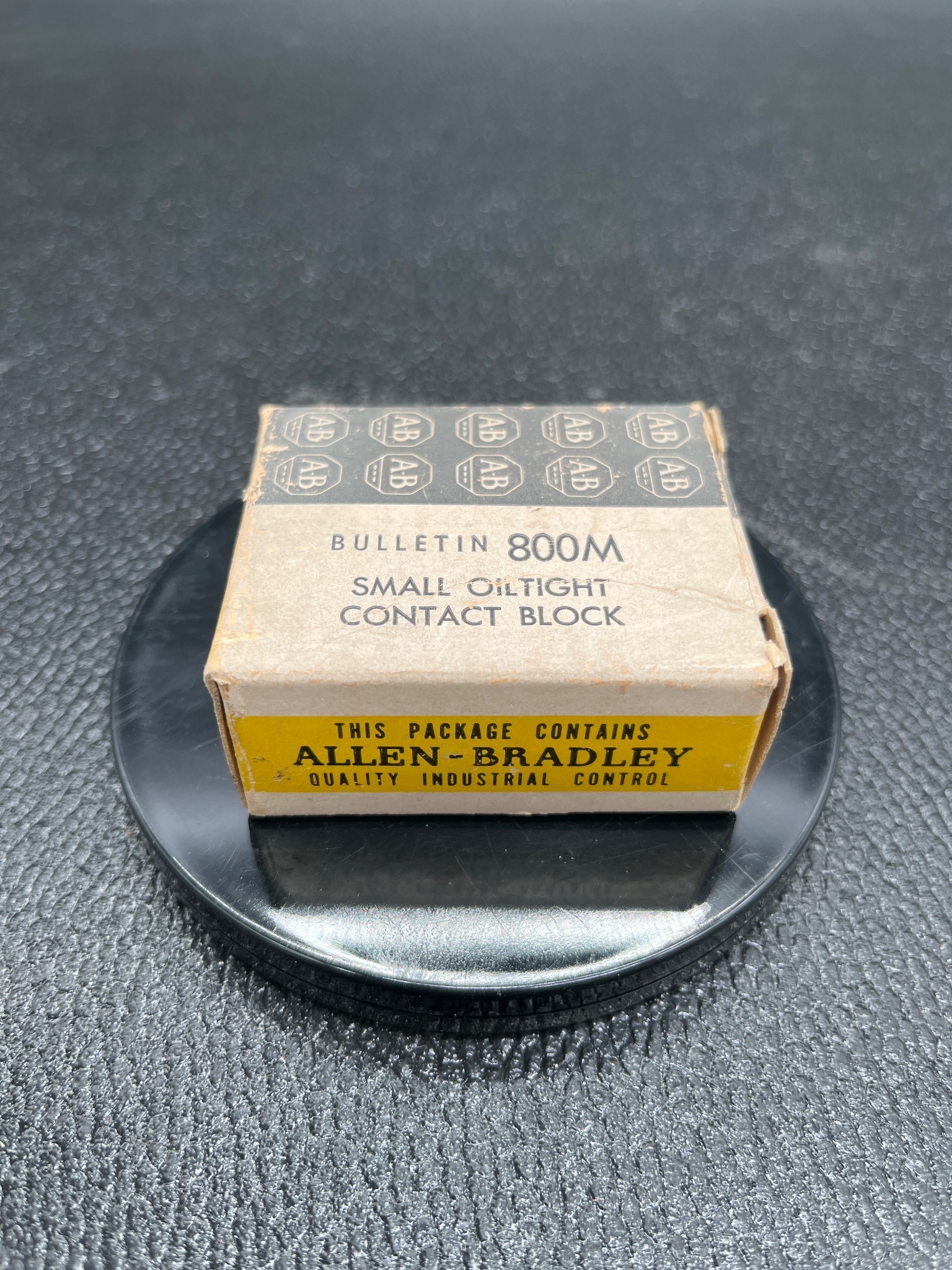ALLEN BRADLEY 800M-XD2S Contact Block 1 N.C. Contact NEW 0
