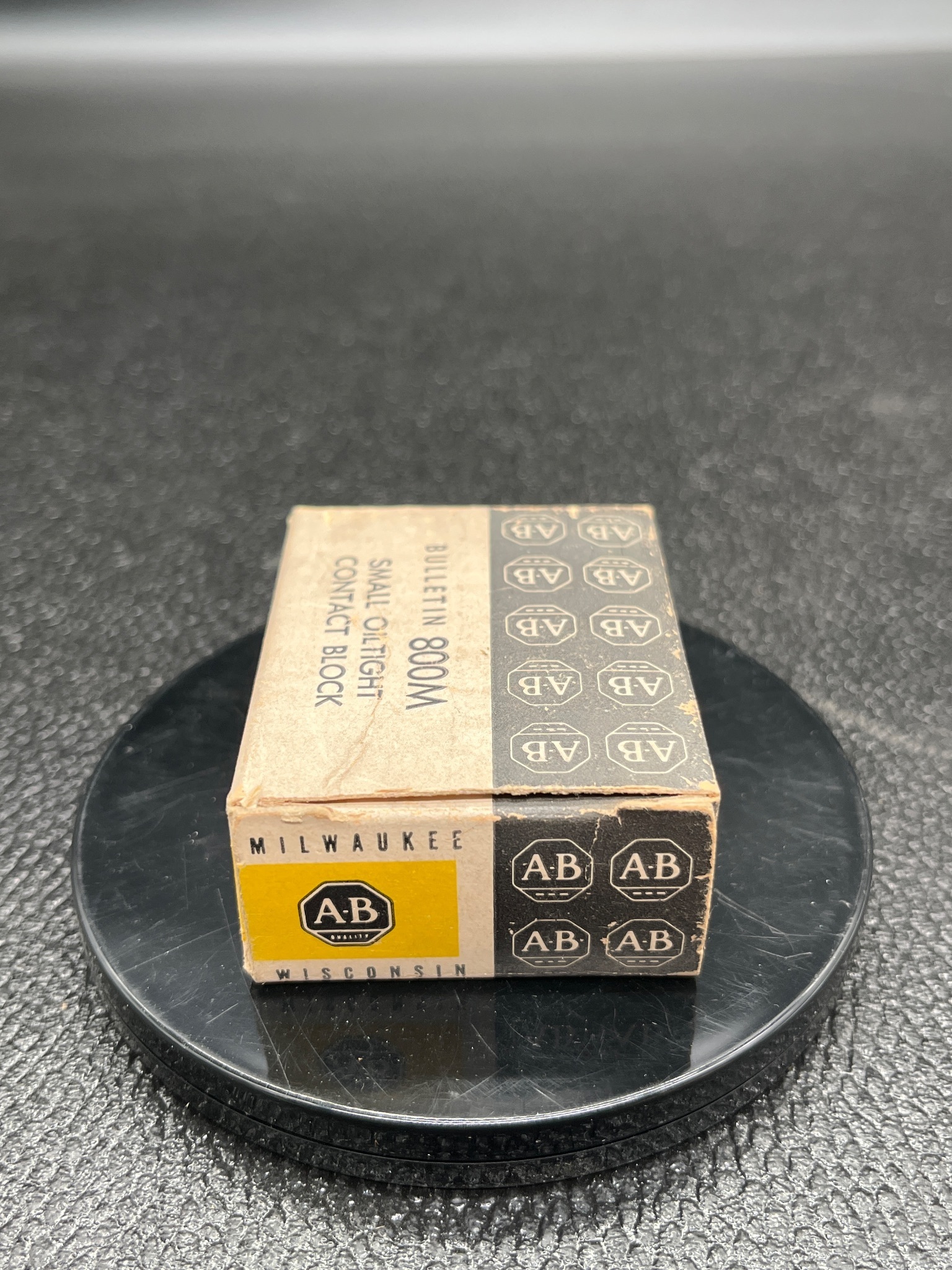 ALLEN BRADLEY 800M-XD2S Contact Block 1 N.C. Contact NEW 1