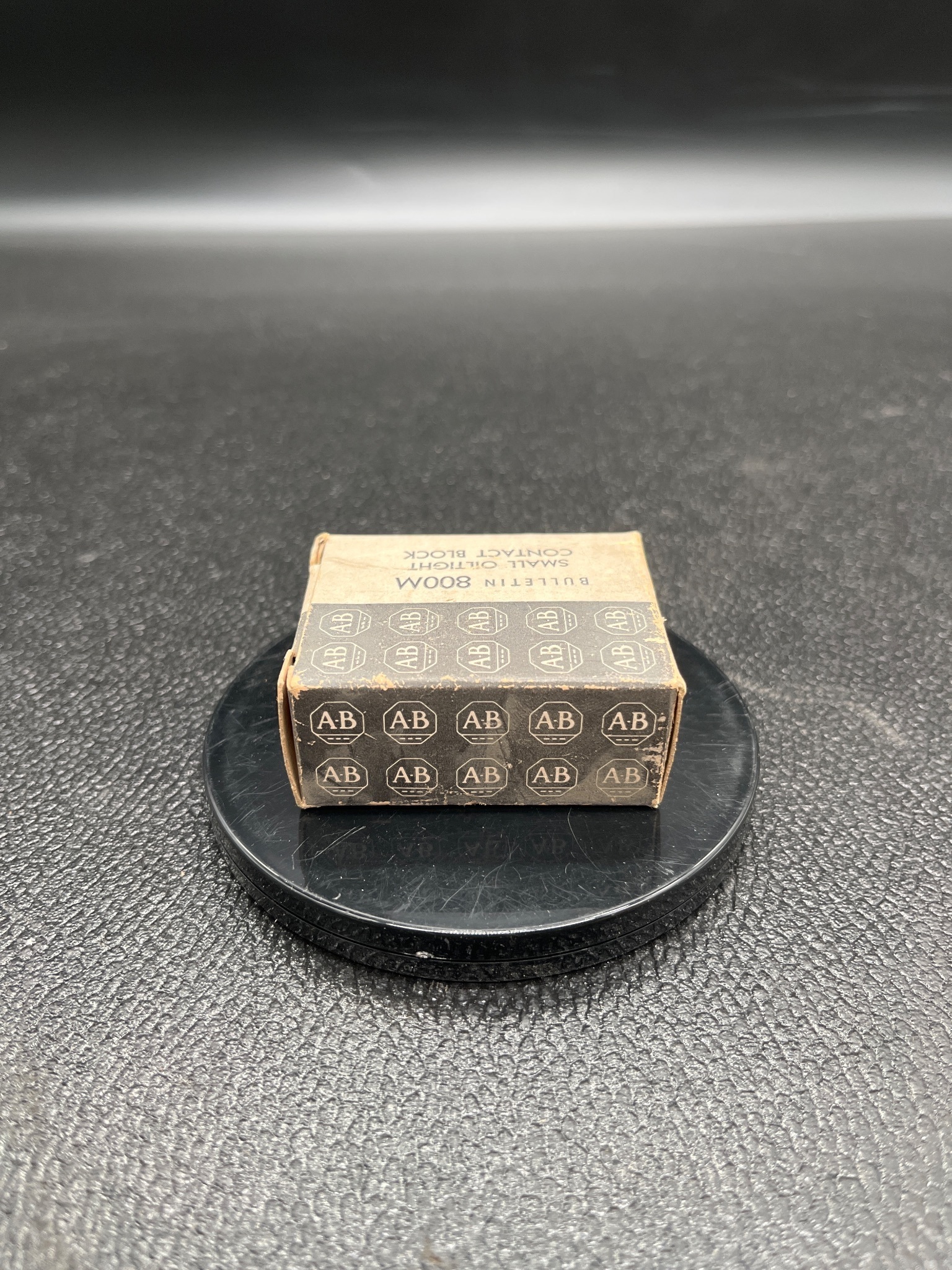 ALLEN BRADLEY 800M-XD2S Contact Block 1 N.C. Contact NEW 2