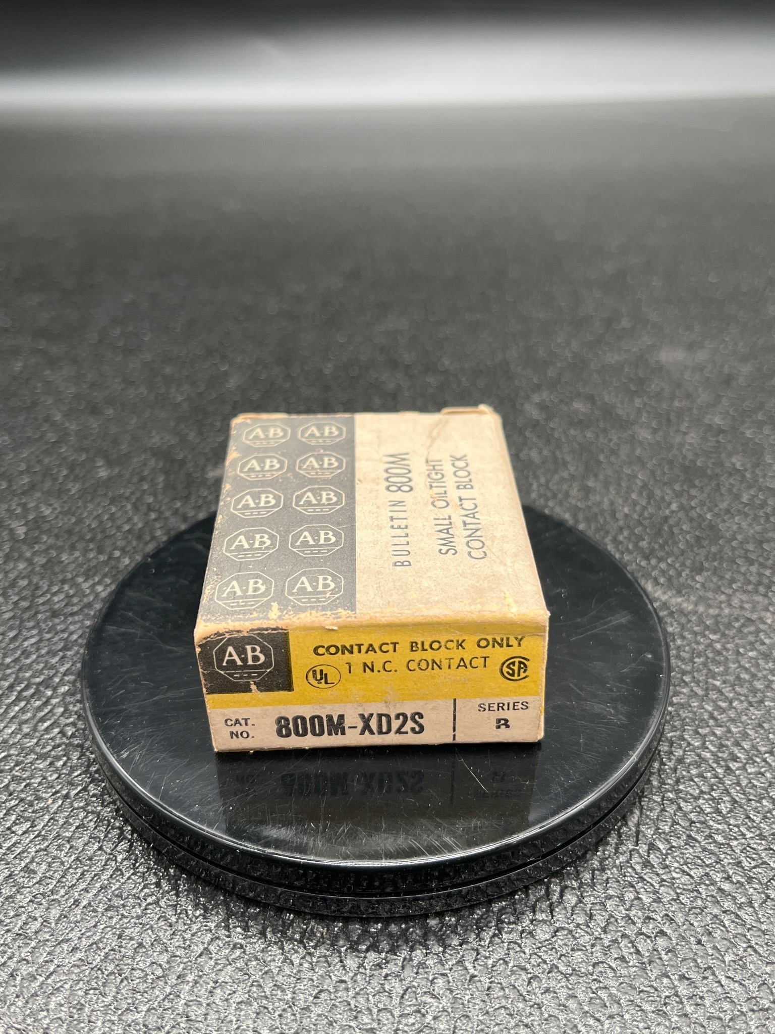 ALLEN BRADLEY 800M-XD2S Contact Block 1 N.C. Contact NEW 3