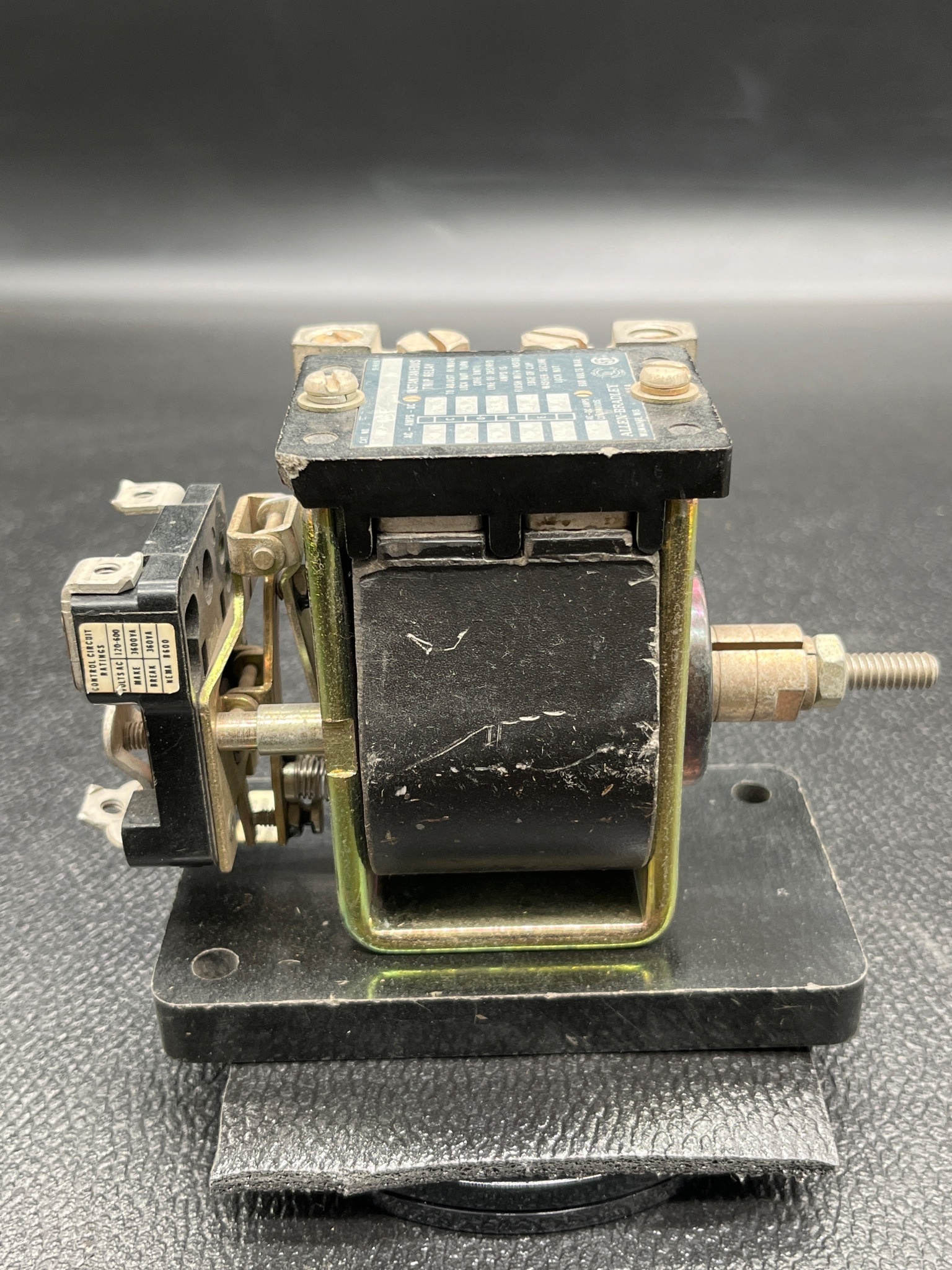 ALLEN BRADLEY 809-A08E Trip Relay USED 3