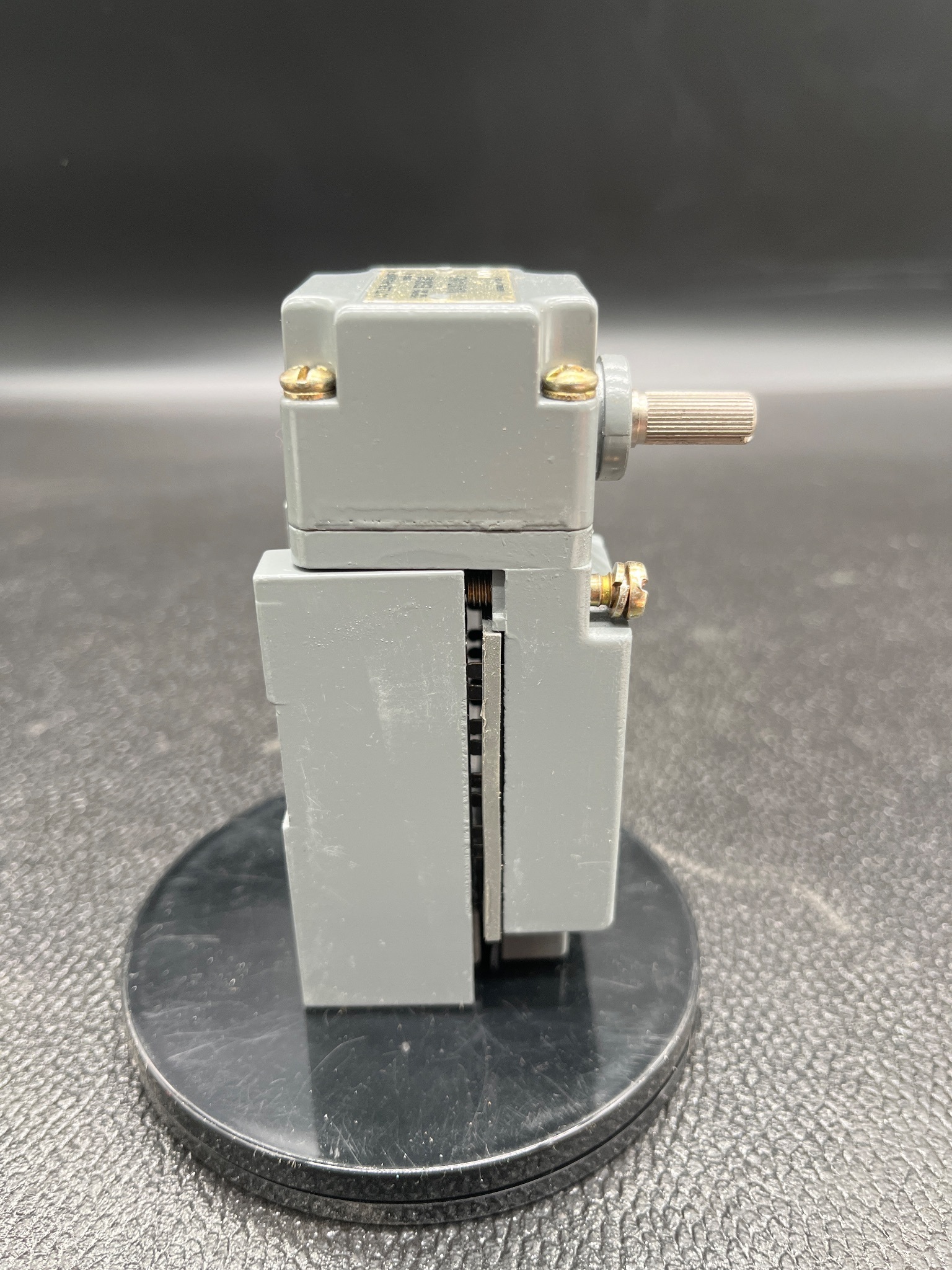 CUTLER-HAMMER E50SB Limit Switch NEW 9
