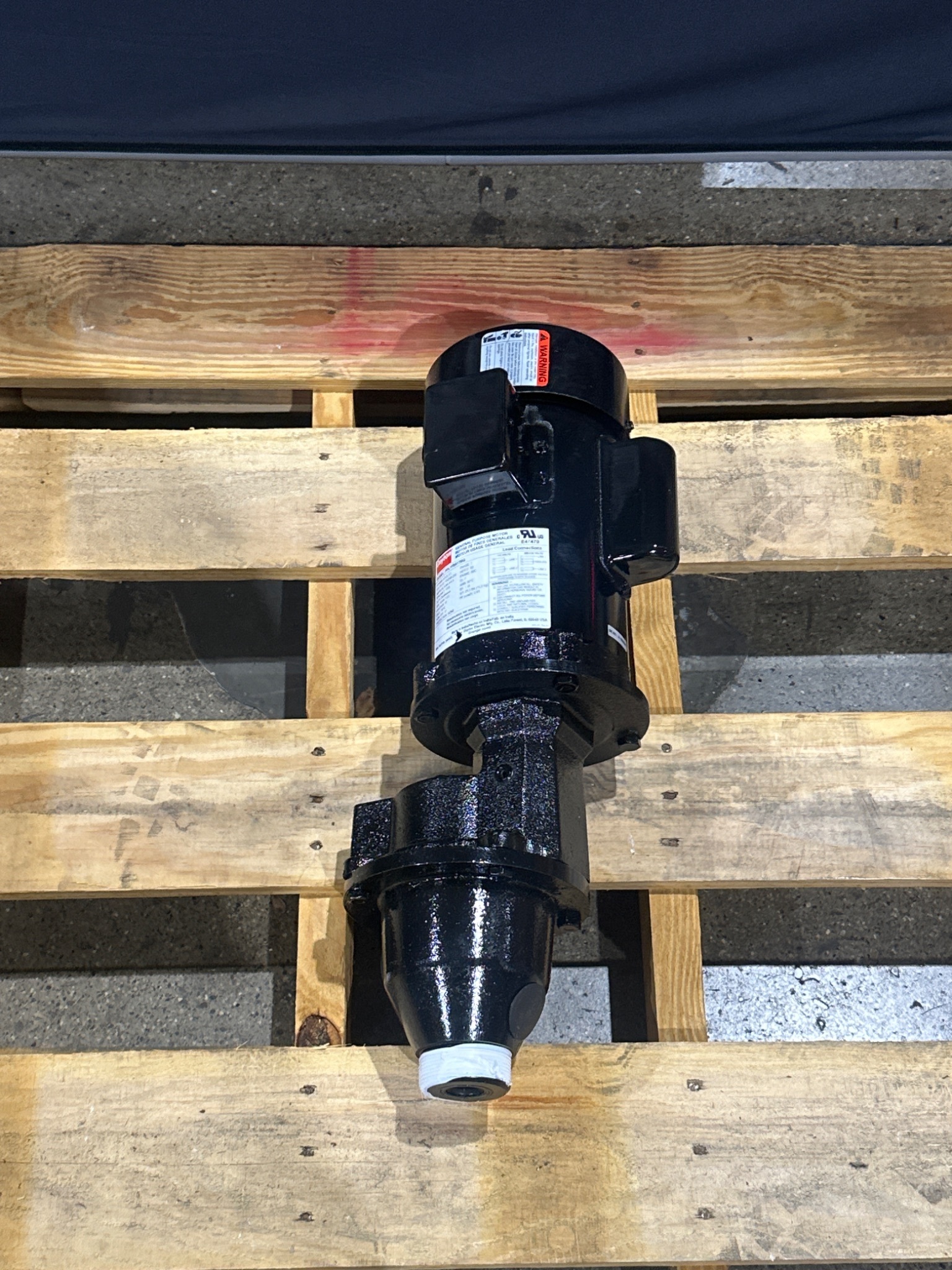DAYTON PPLTFB41TBG Motor with DAYTON 32V137 IBC Mixer Bung USED 1