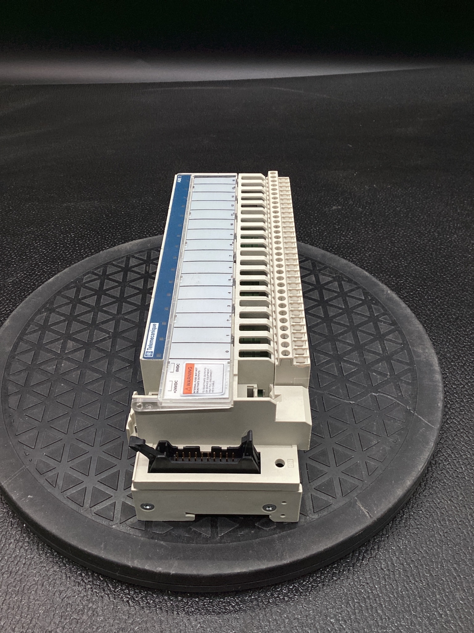 TELEMECANIQUE ABE7-S16S2B0 PLC Interface Sub-Base USED 3
