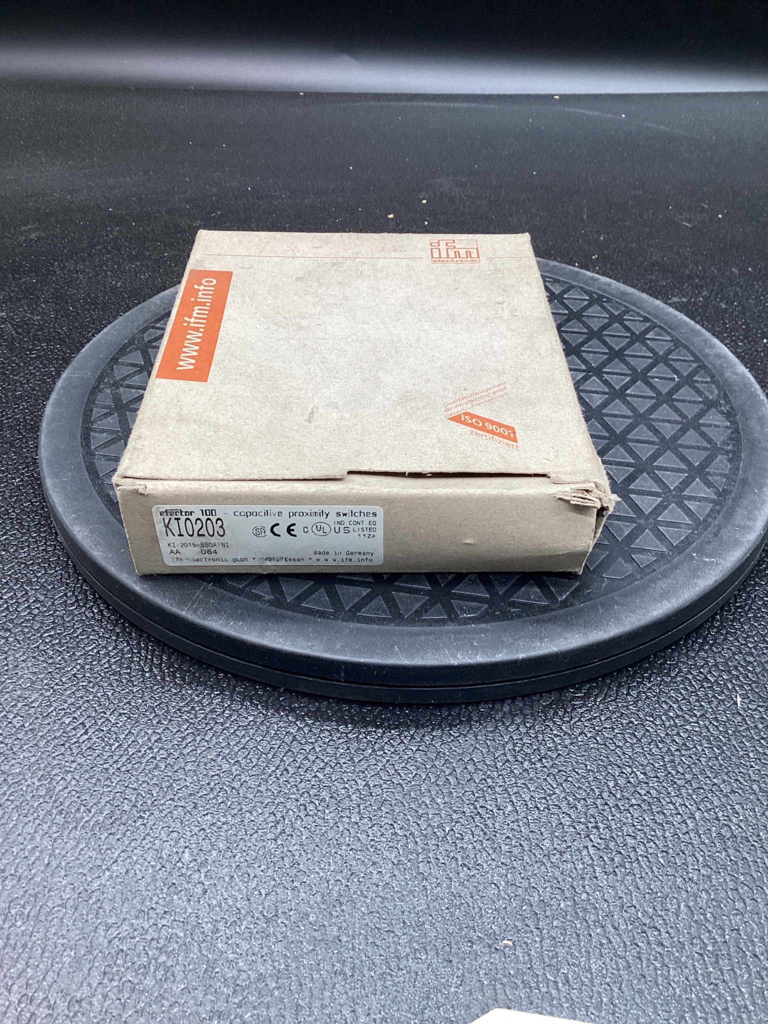 IFM KI0203 Capacitive Proximity Sensor 20–250V NEW 2