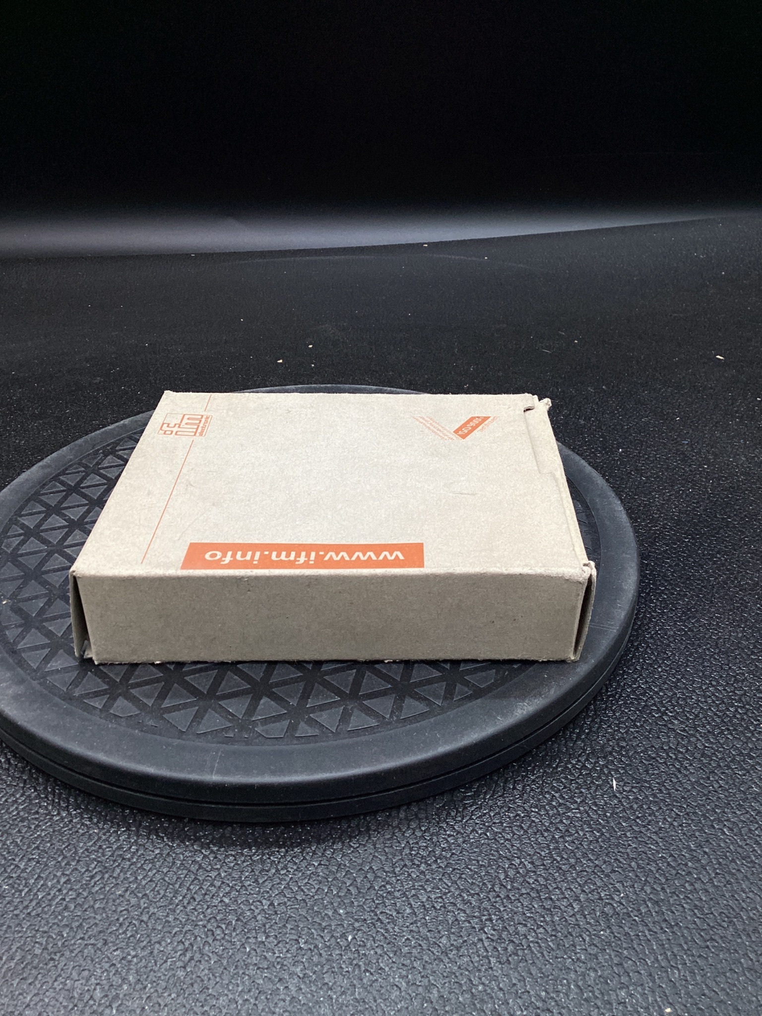 IFM KI0203 Capacitive Proximity Sensor 20–250V NEW 3